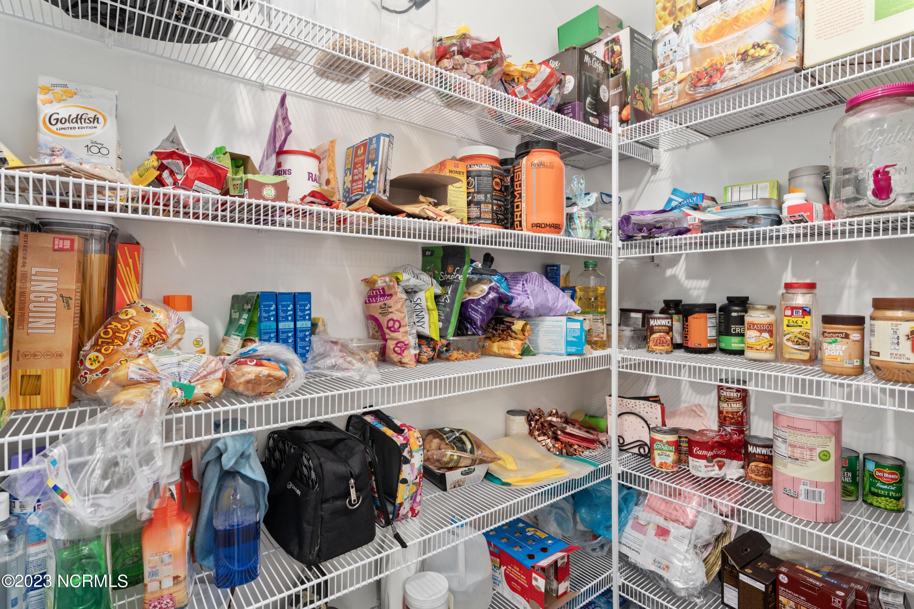 2364 Lakeside Circle