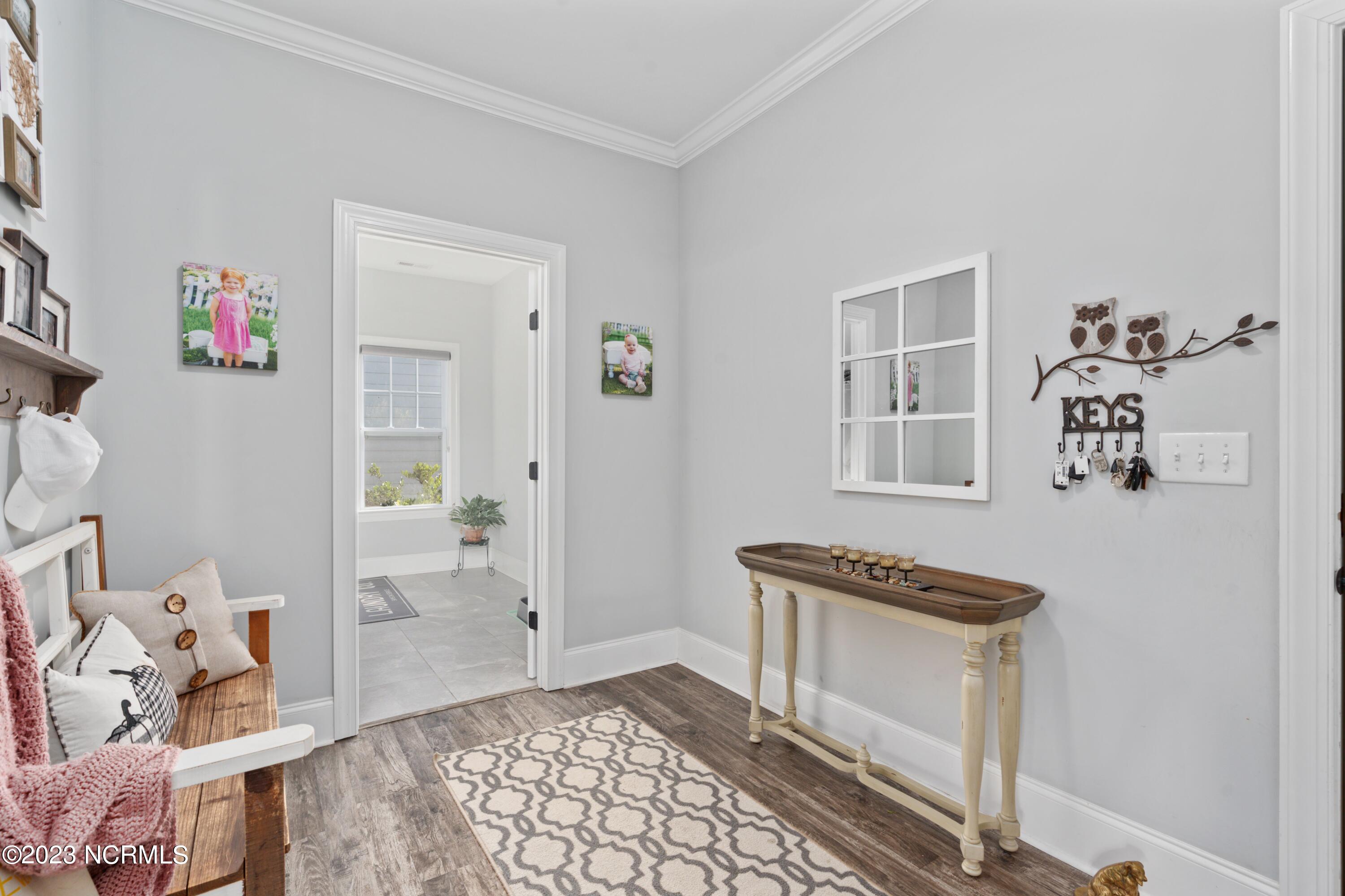 2364 Lakeside Circle