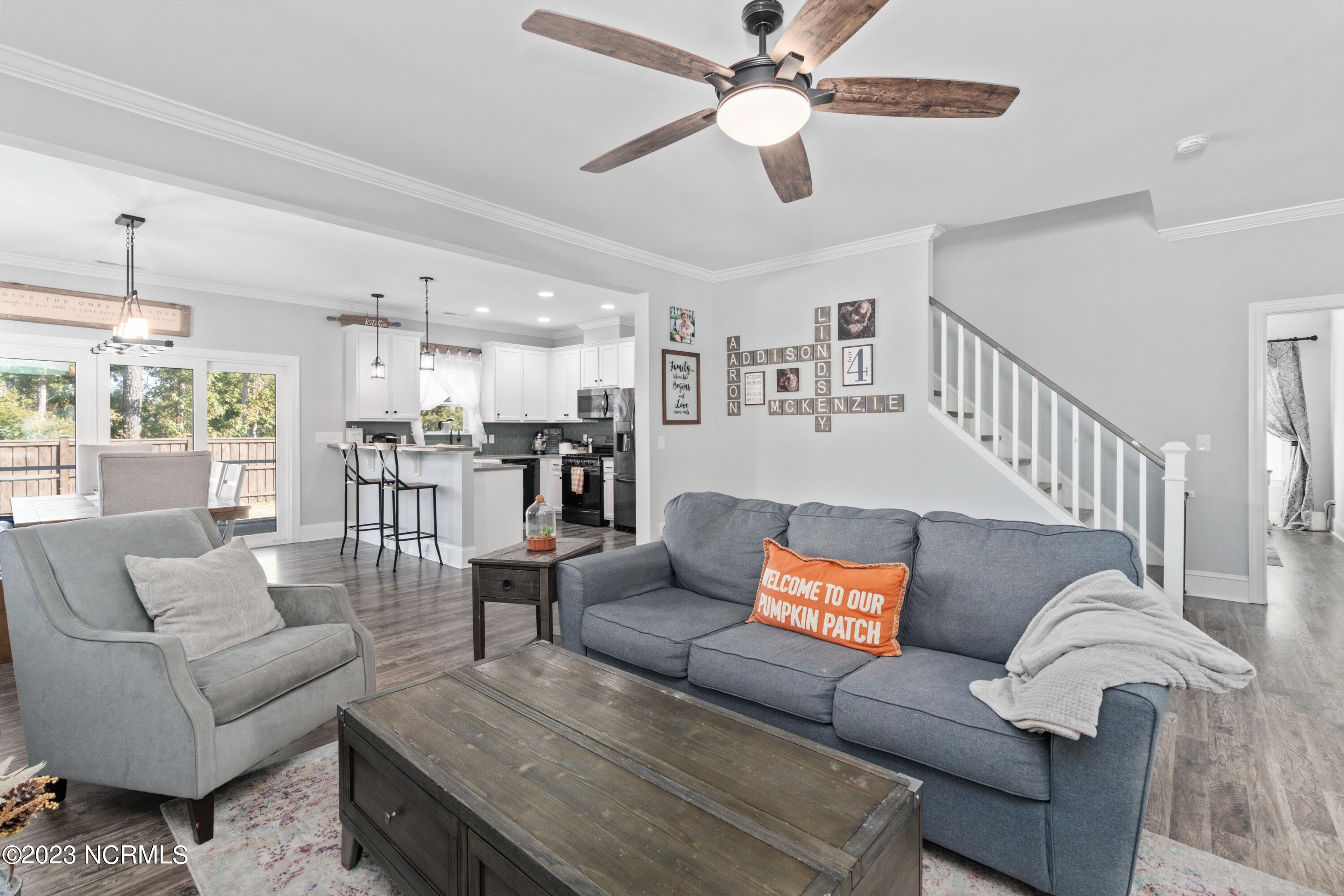 2364 Lakeside Circle