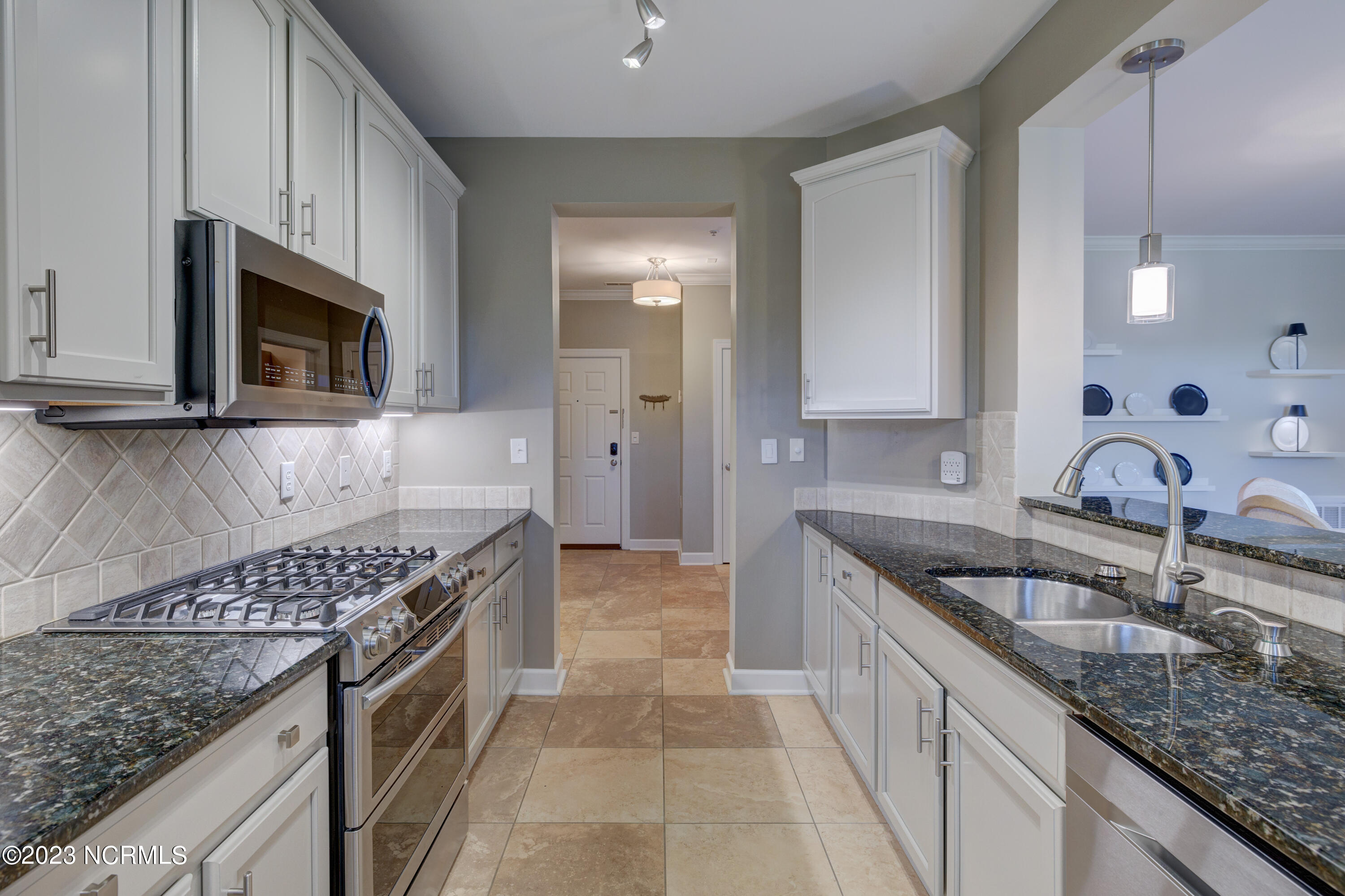 6813 Mayfaire Club Drive 101