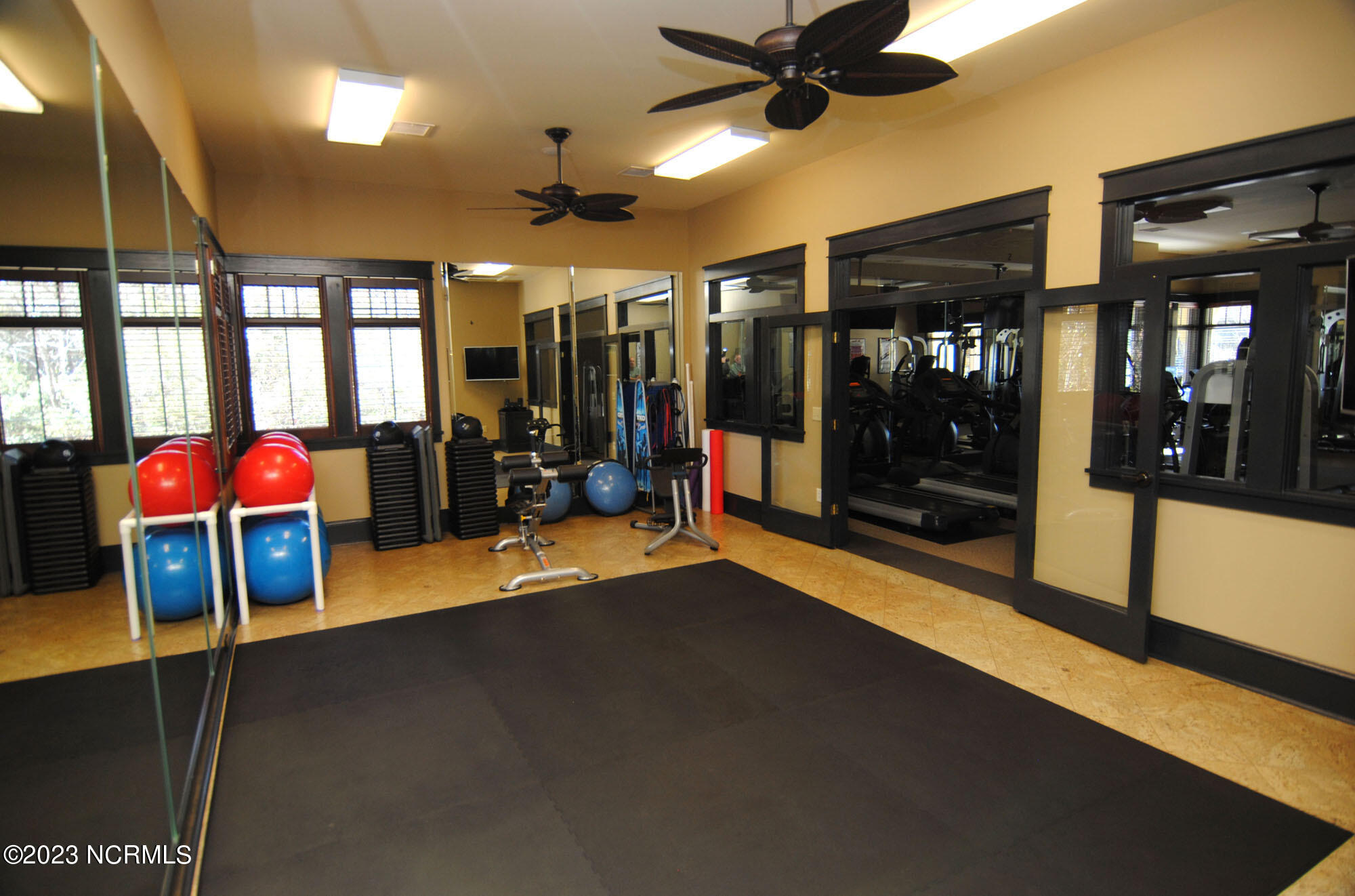 6813 Mayfaire Club Drive 101