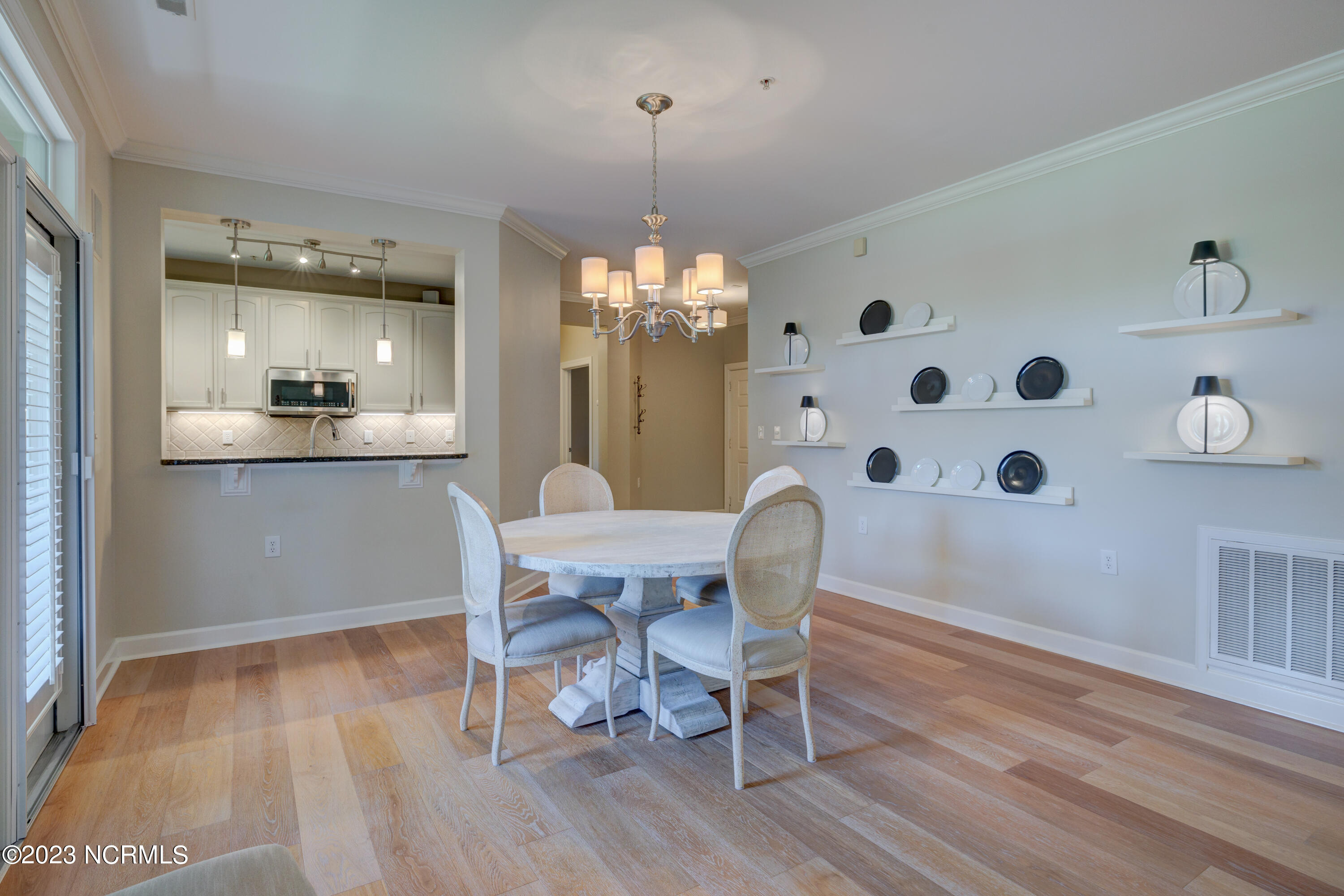 6813 Mayfaire Club Drive 101