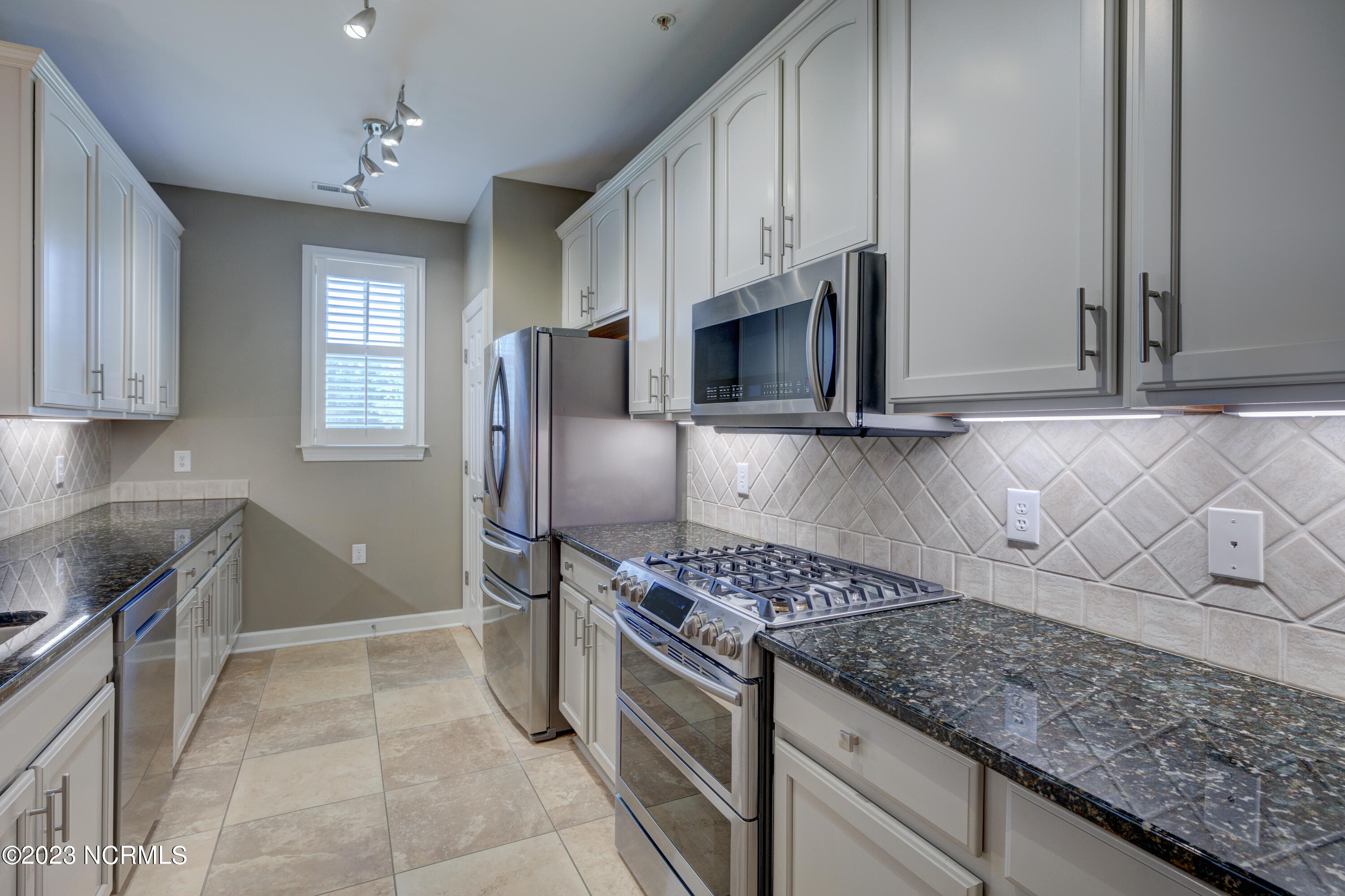 6813 Mayfaire Club Drive 101