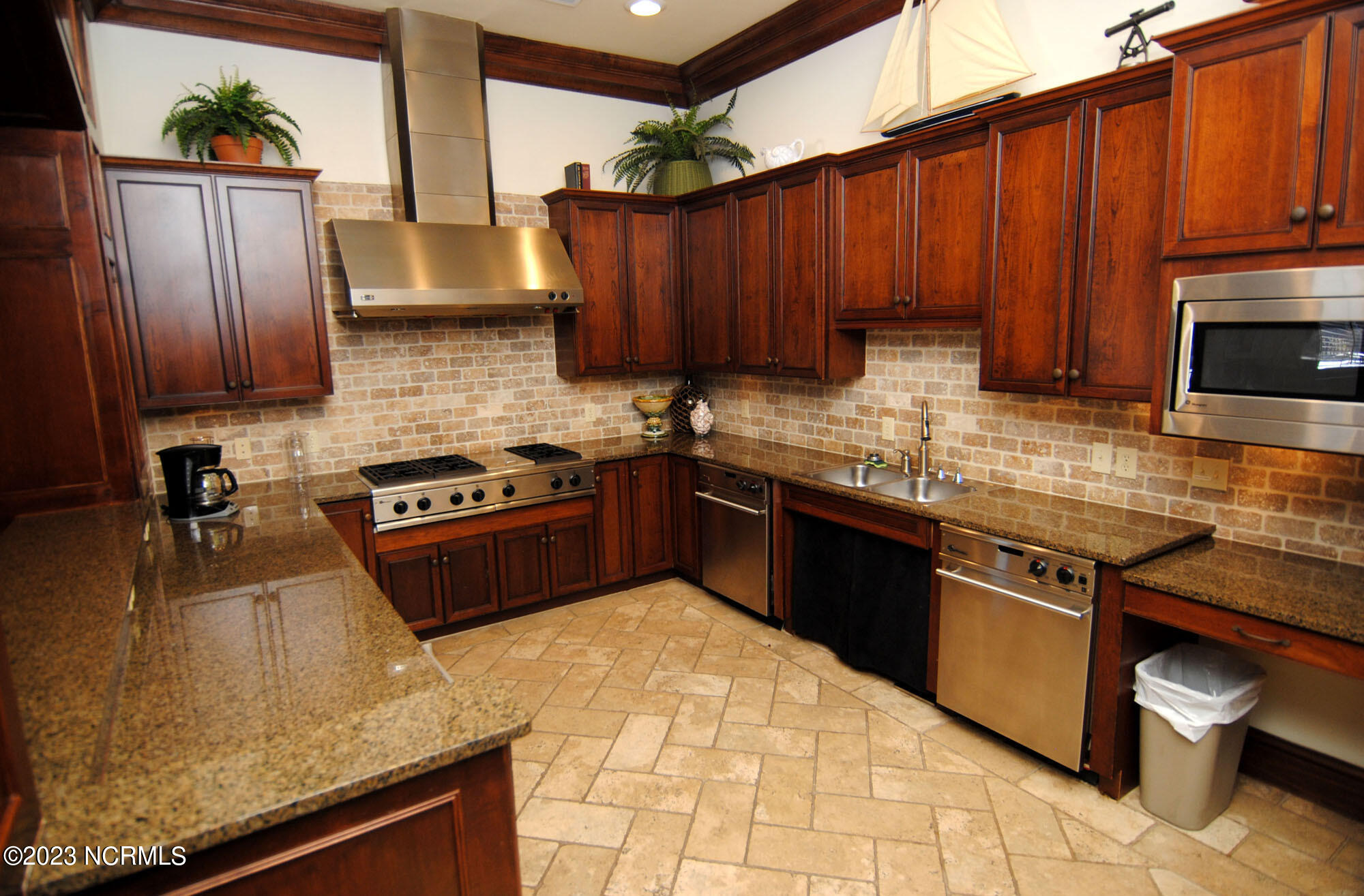 6813 Mayfaire Club Drive 101