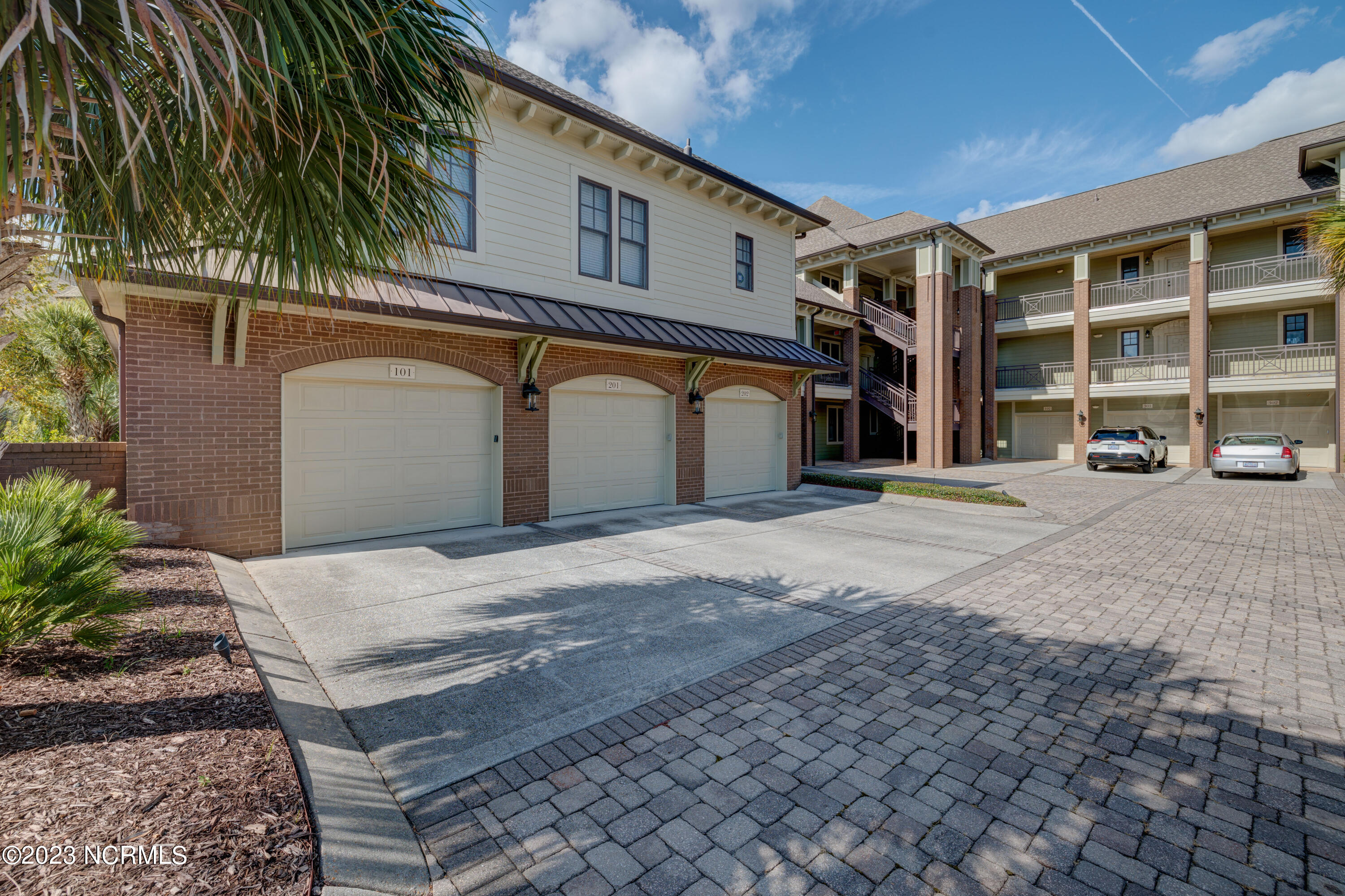 6813 Mayfaire Club Drive 101