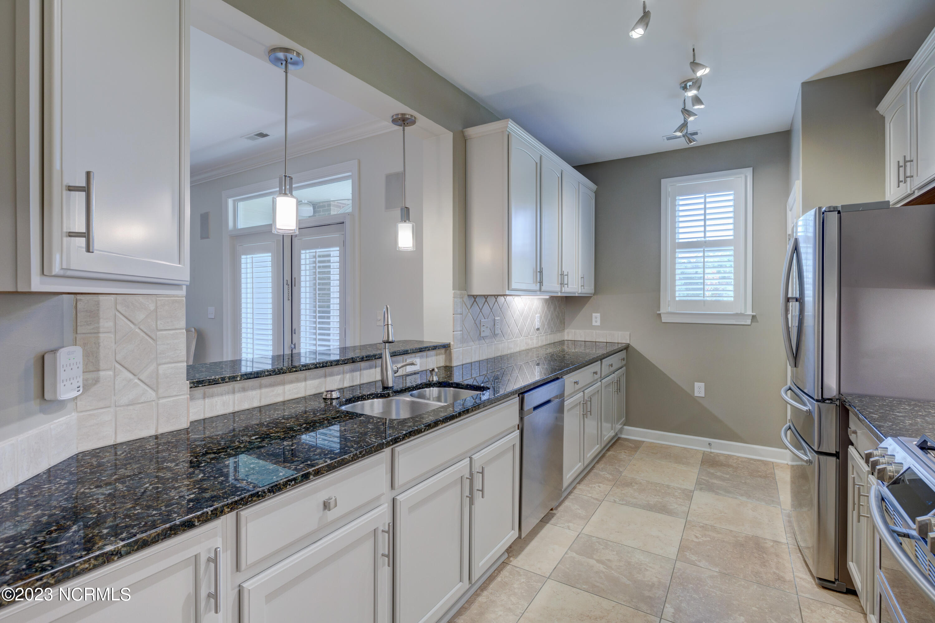 6813 Mayfaire Club Drive 101