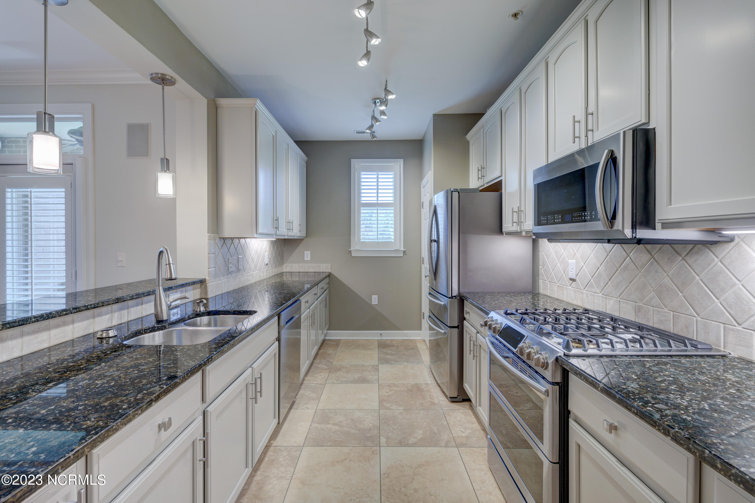 6813 Mayfaire Club Drive 101