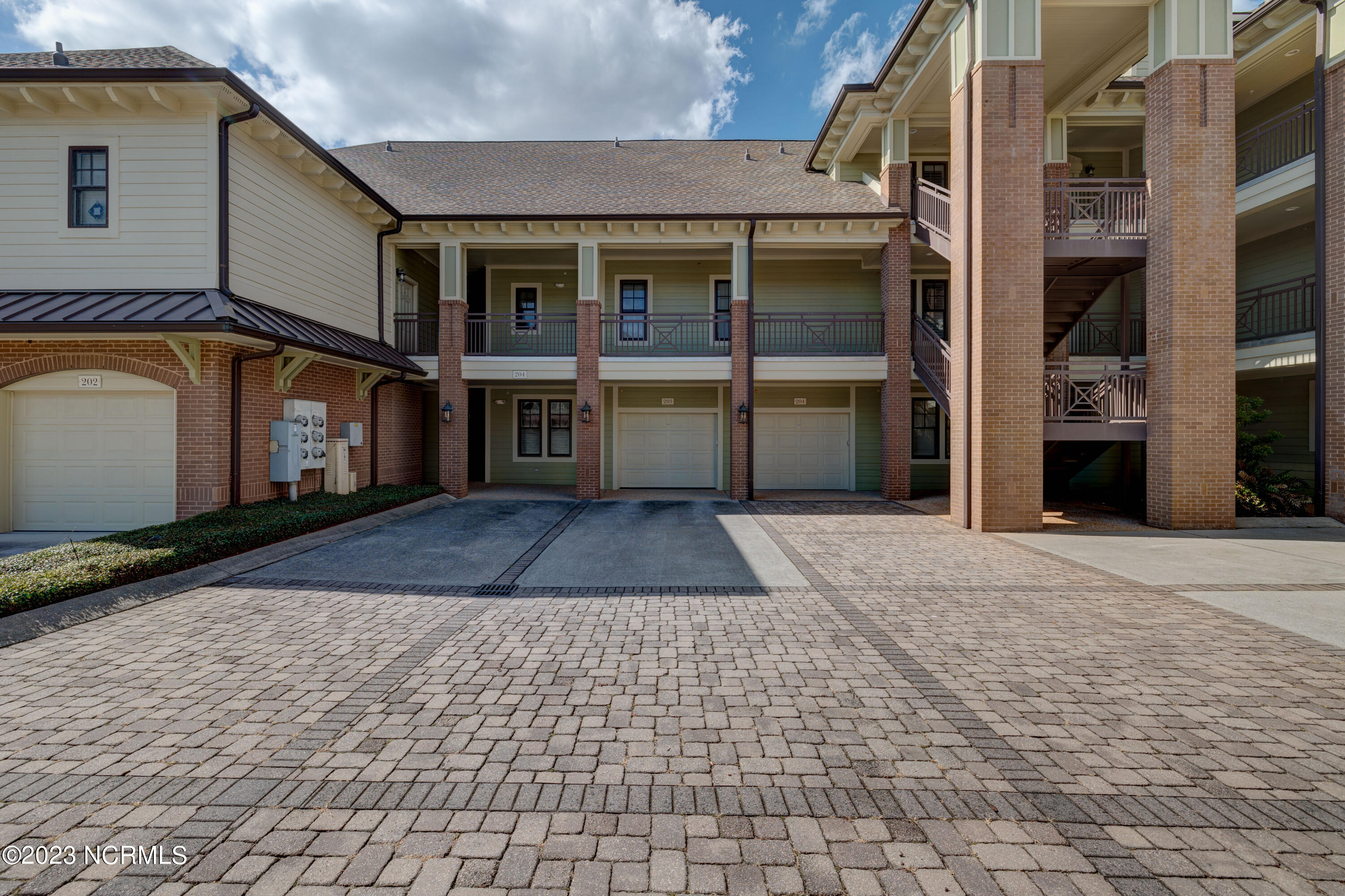 6813 Mayfaire Club Drive 101