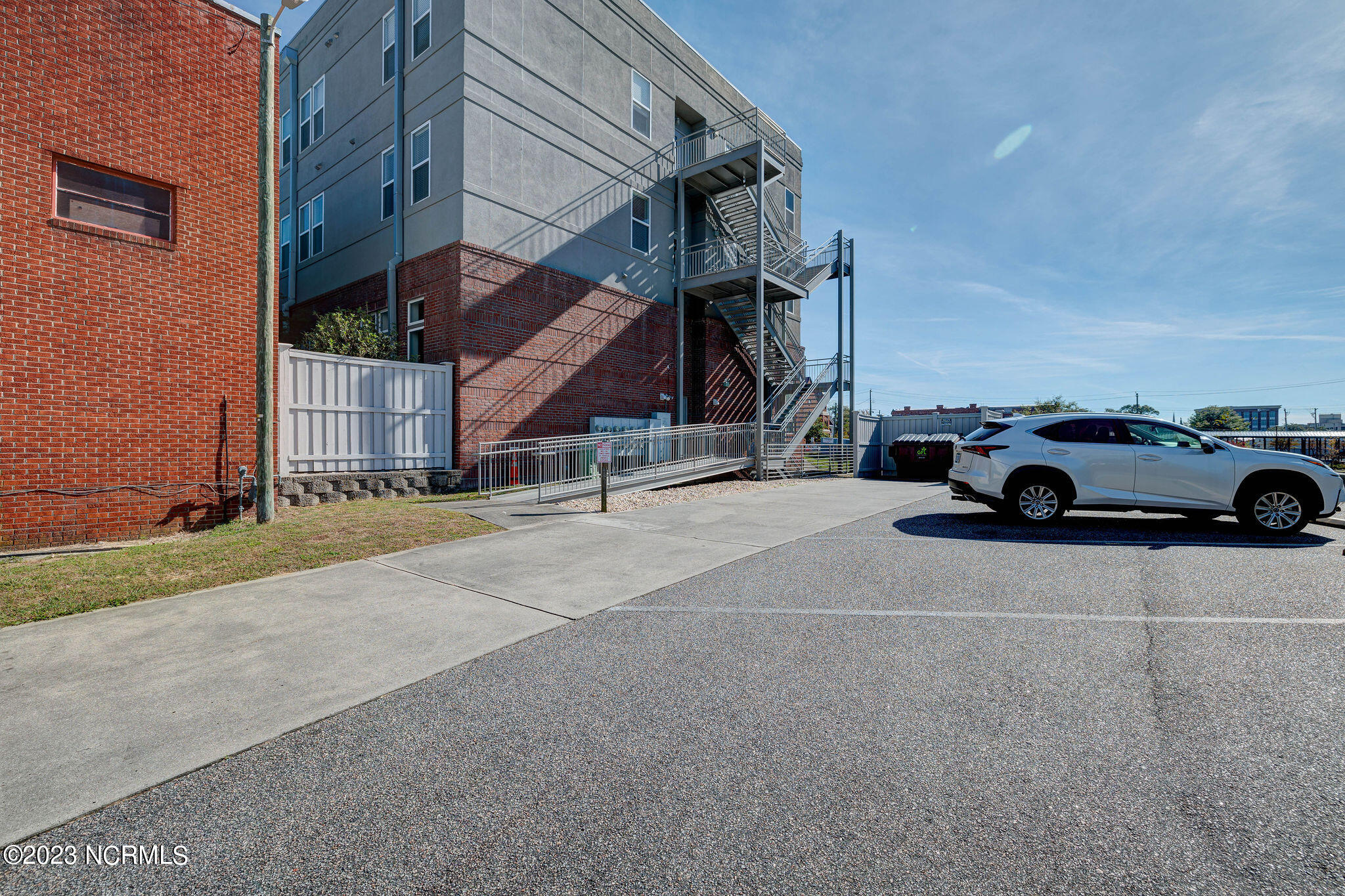 619 N 4th Street, Ste 301