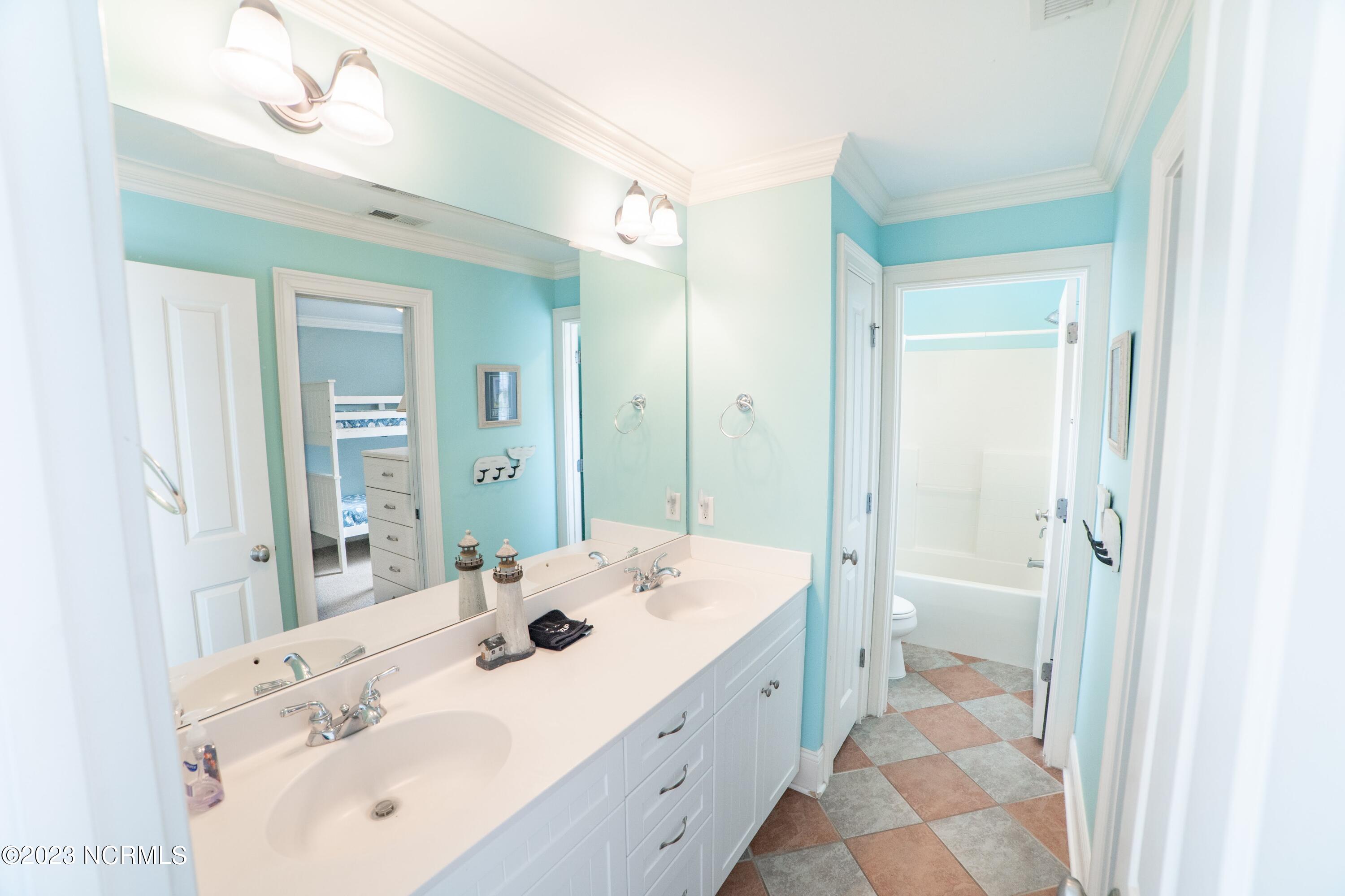 1508 S Lake Park Boulevard, 1