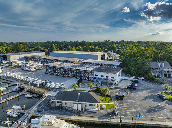 6338 Oleander Drive, 04