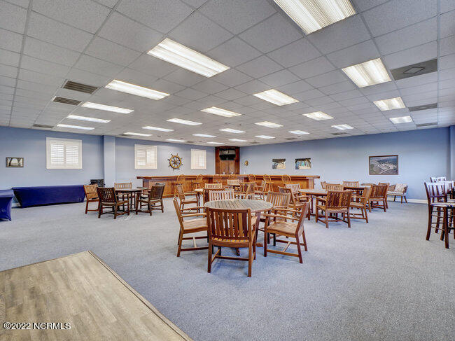 6338 Oleander Drive, 04