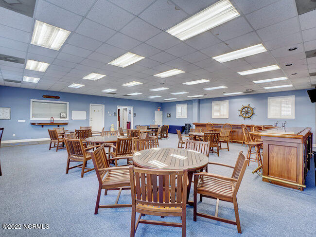 6338 Oleander Drive, 04