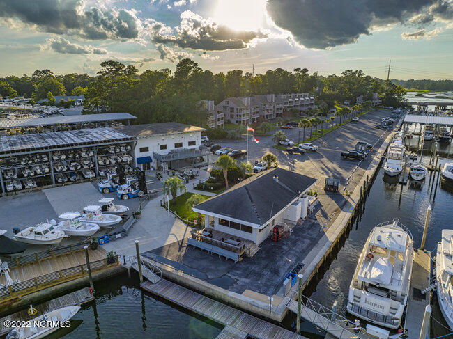 6338 Oleander Drive, 04