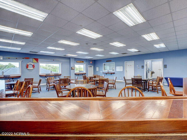 6338 Oleander Drive, 04