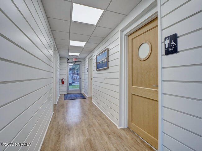 6338 Oleander Drive, 04