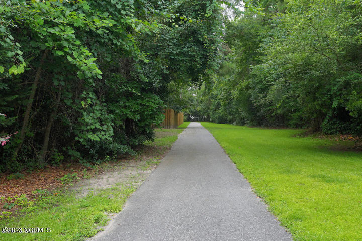 8601 Plantation Landing Drive