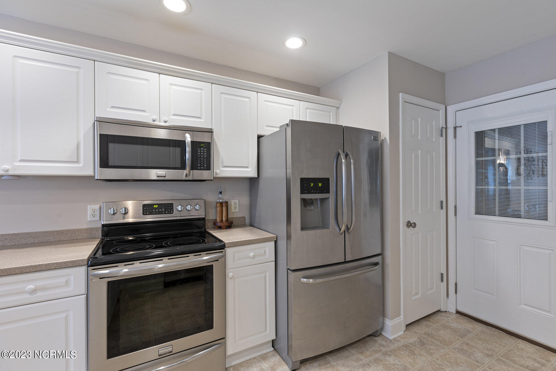 8601 Plantation Landing Drive