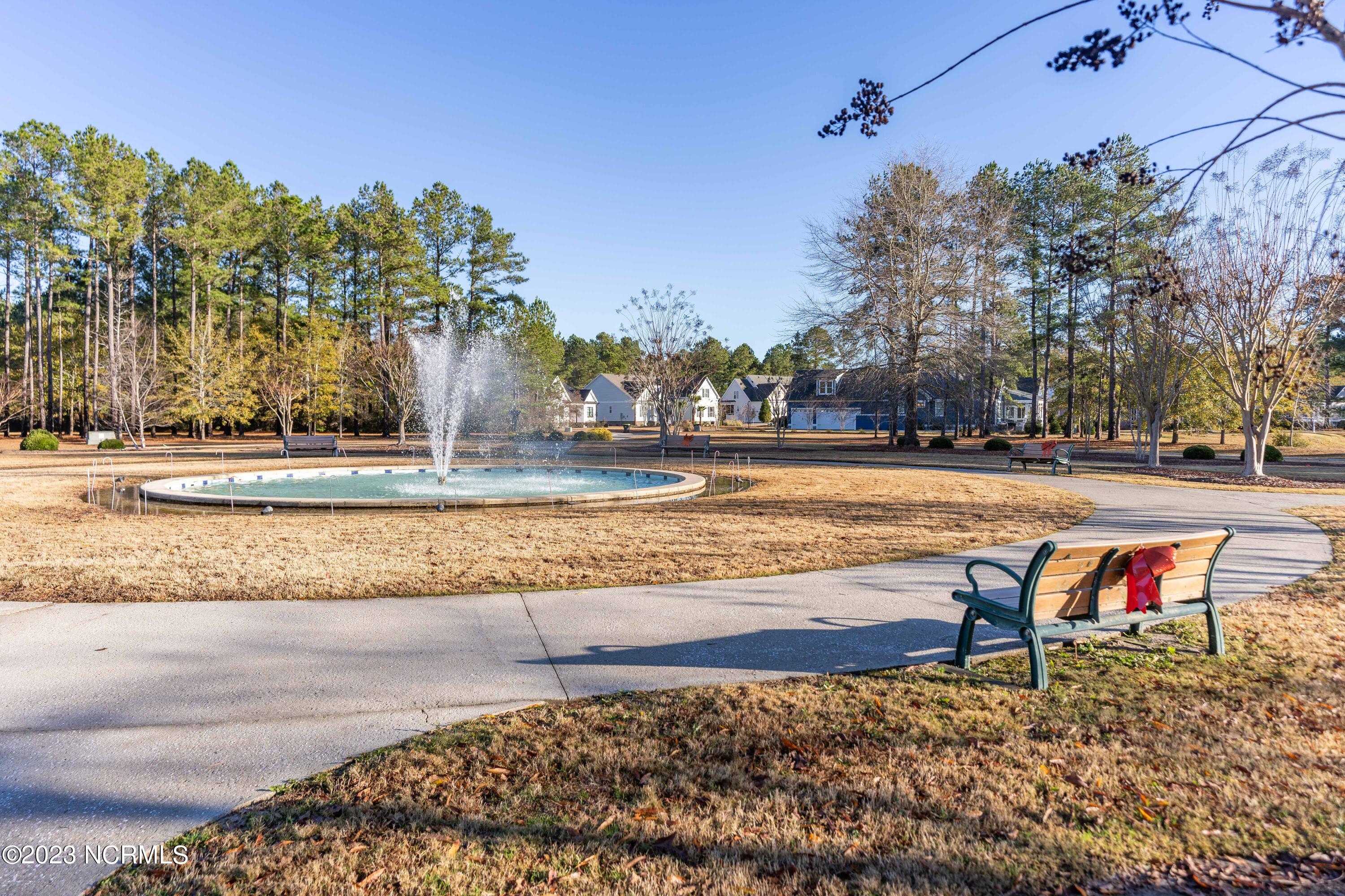 560 Hearthside Drive SE