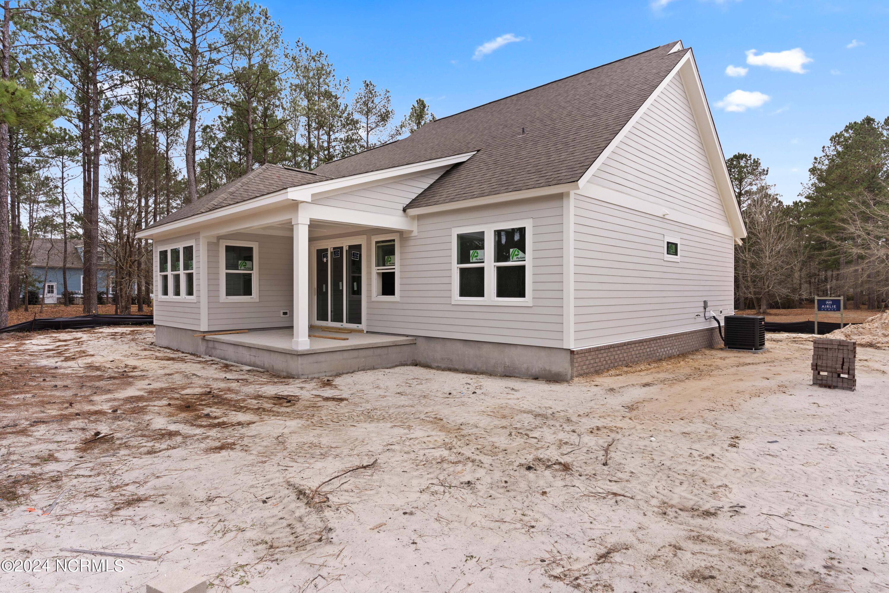 627 Summerhaven Lane SE