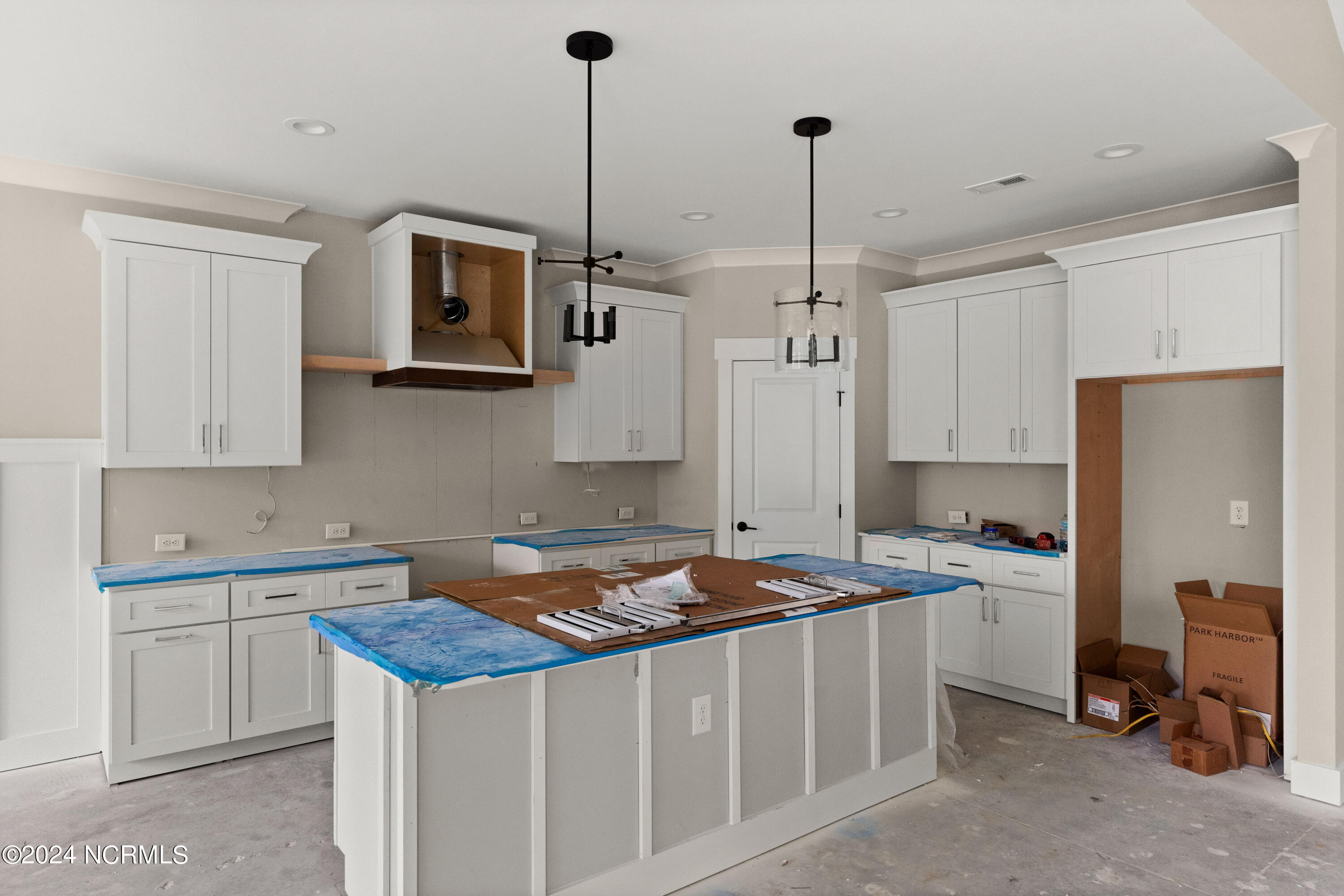 627 Summerhaven Lane SE