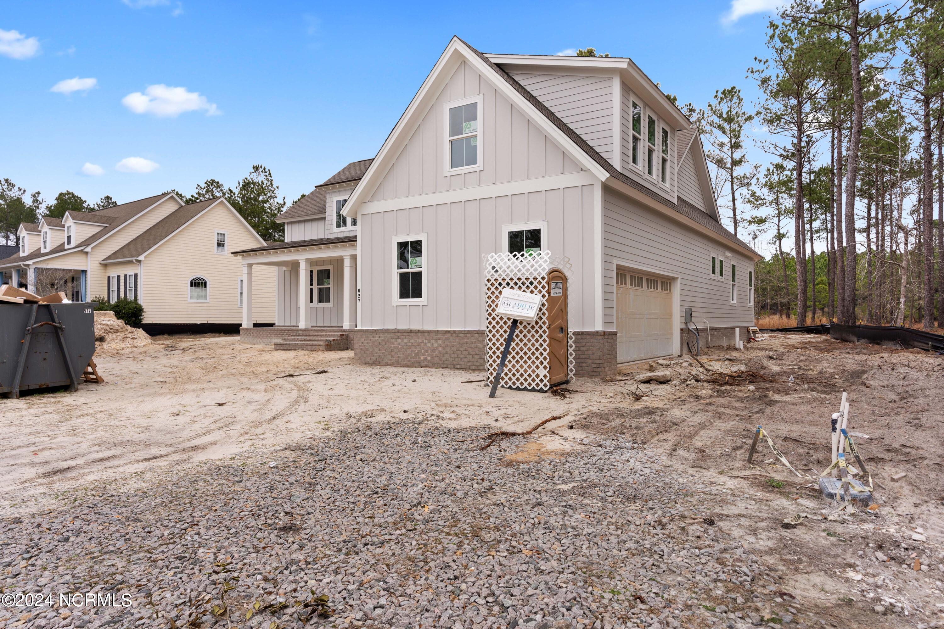 627 Summerhaven Lane SE