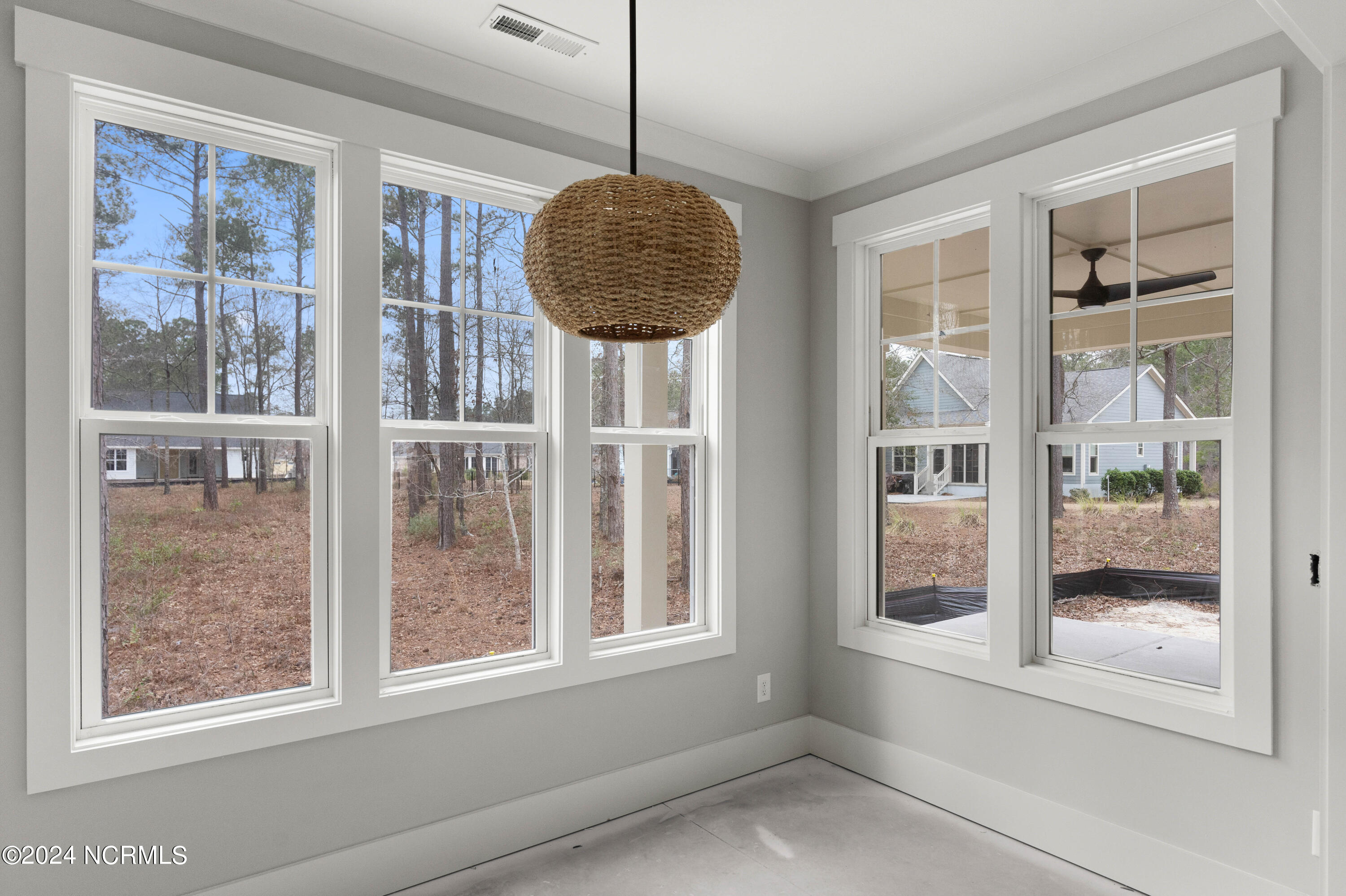 815 Breezewood Drive SE