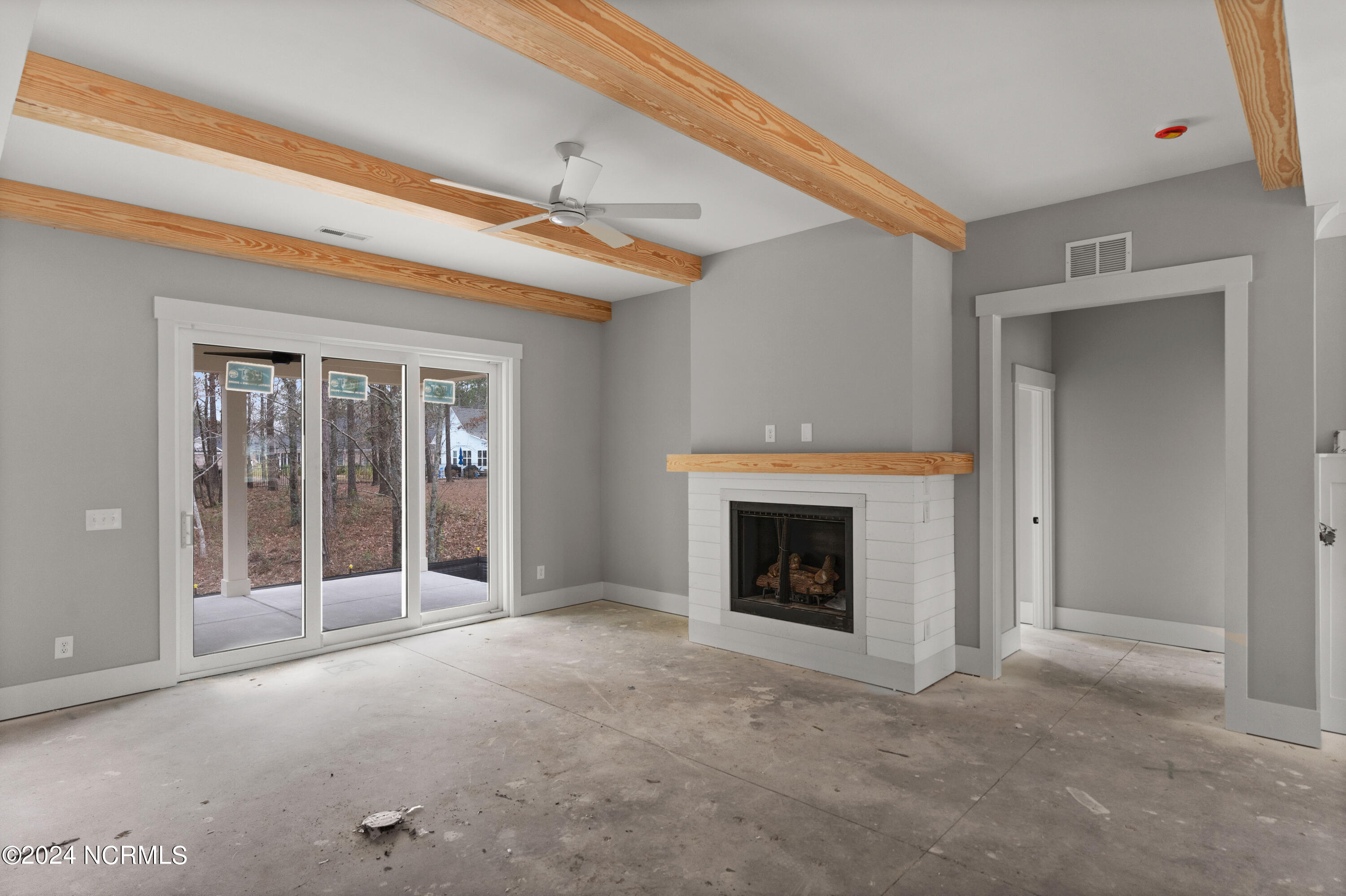 815 Breezewood Drive SE