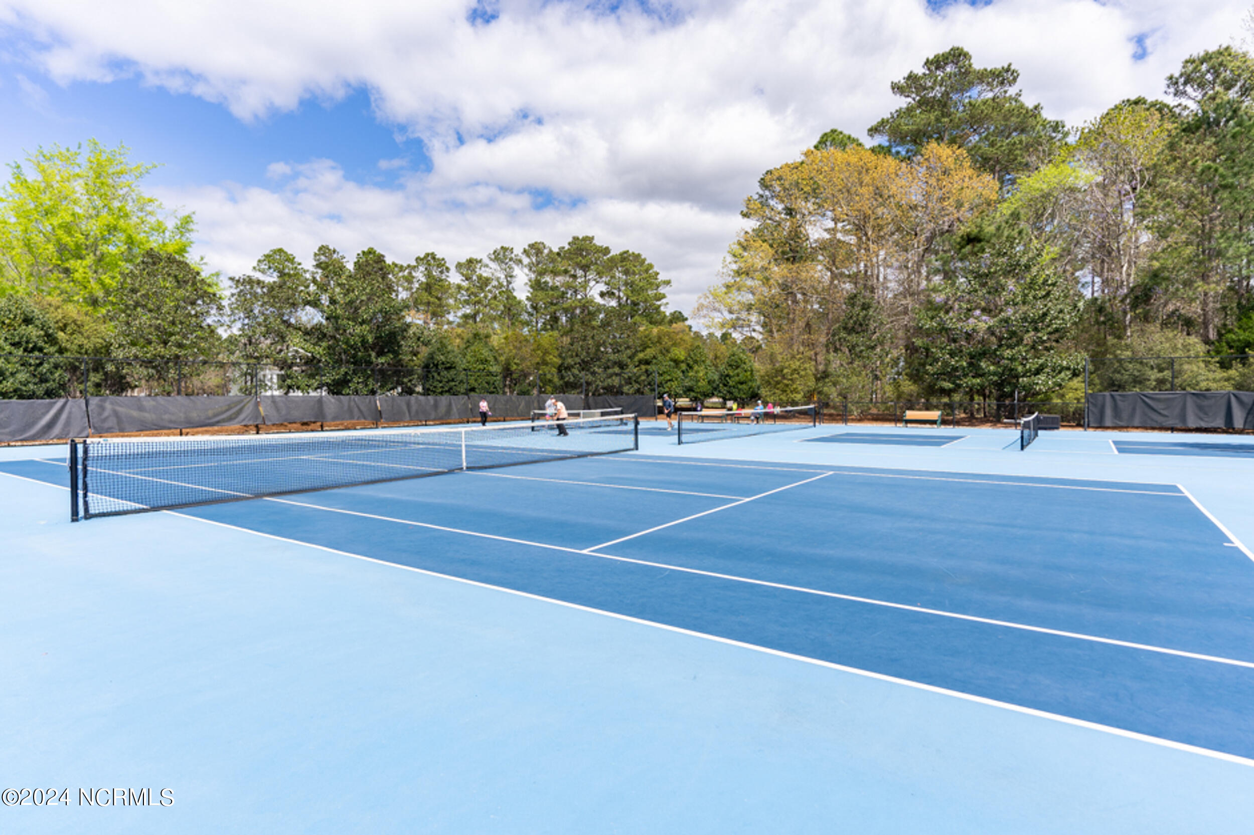 815 Breezewood Drive SE