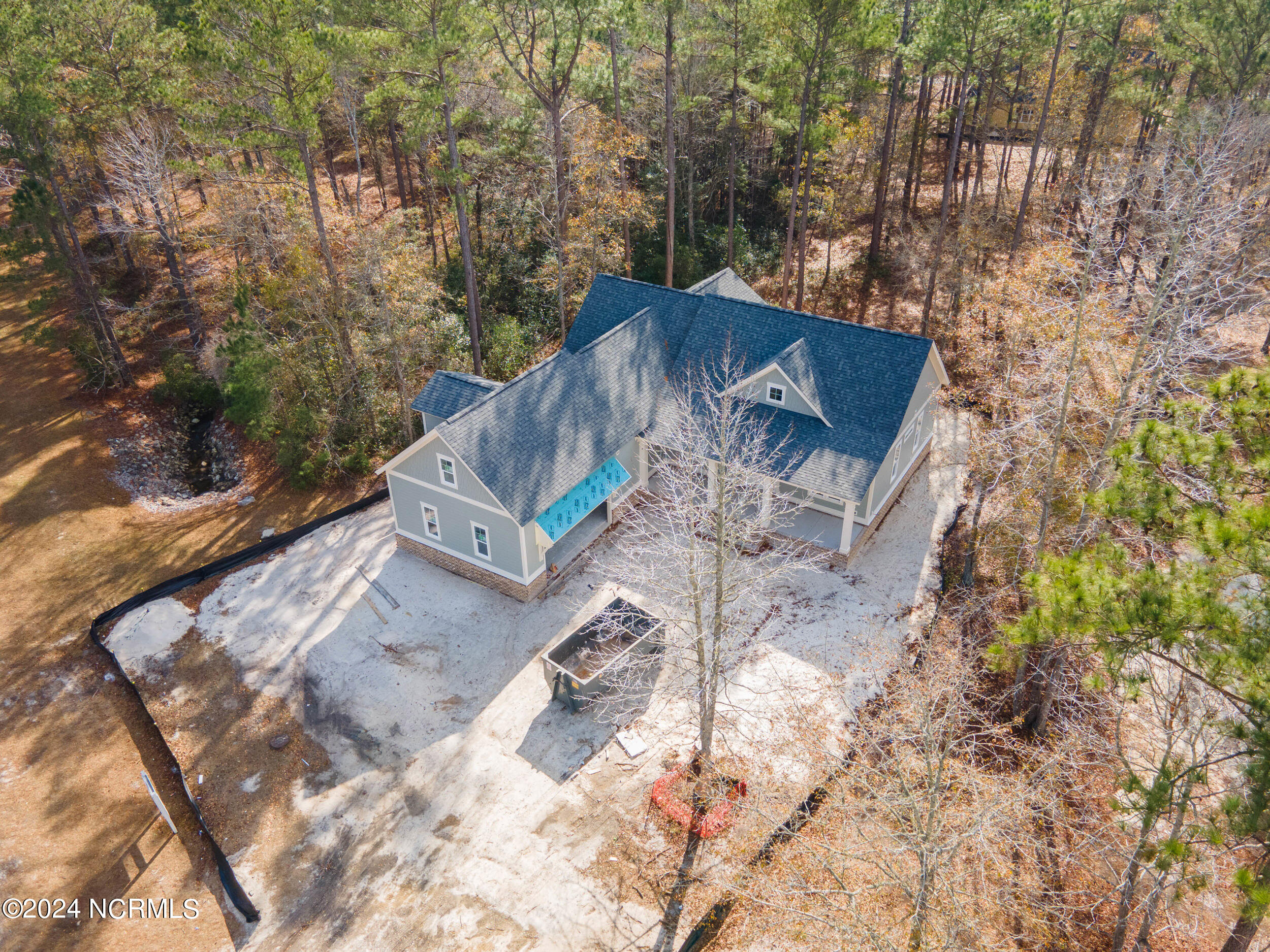 815 Breezewood Drive SE