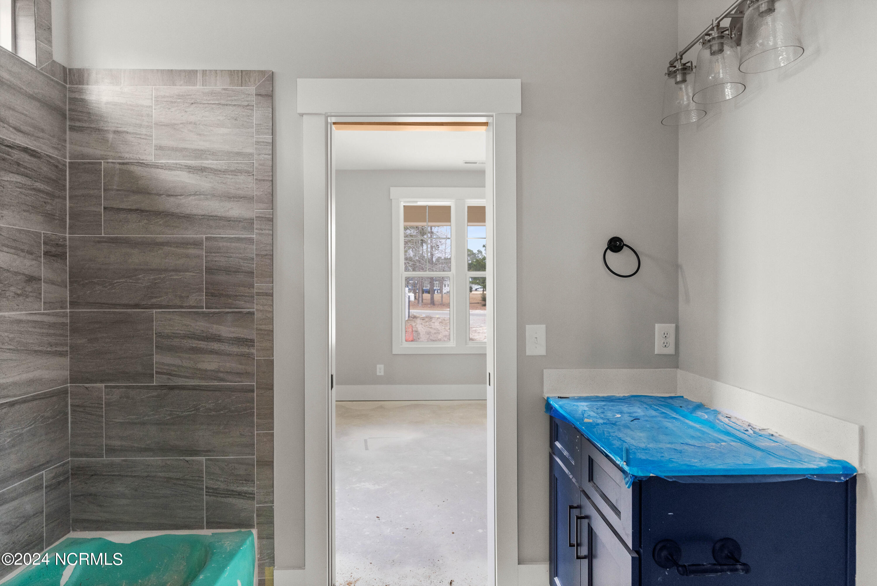 815 Breezewood Drive SE