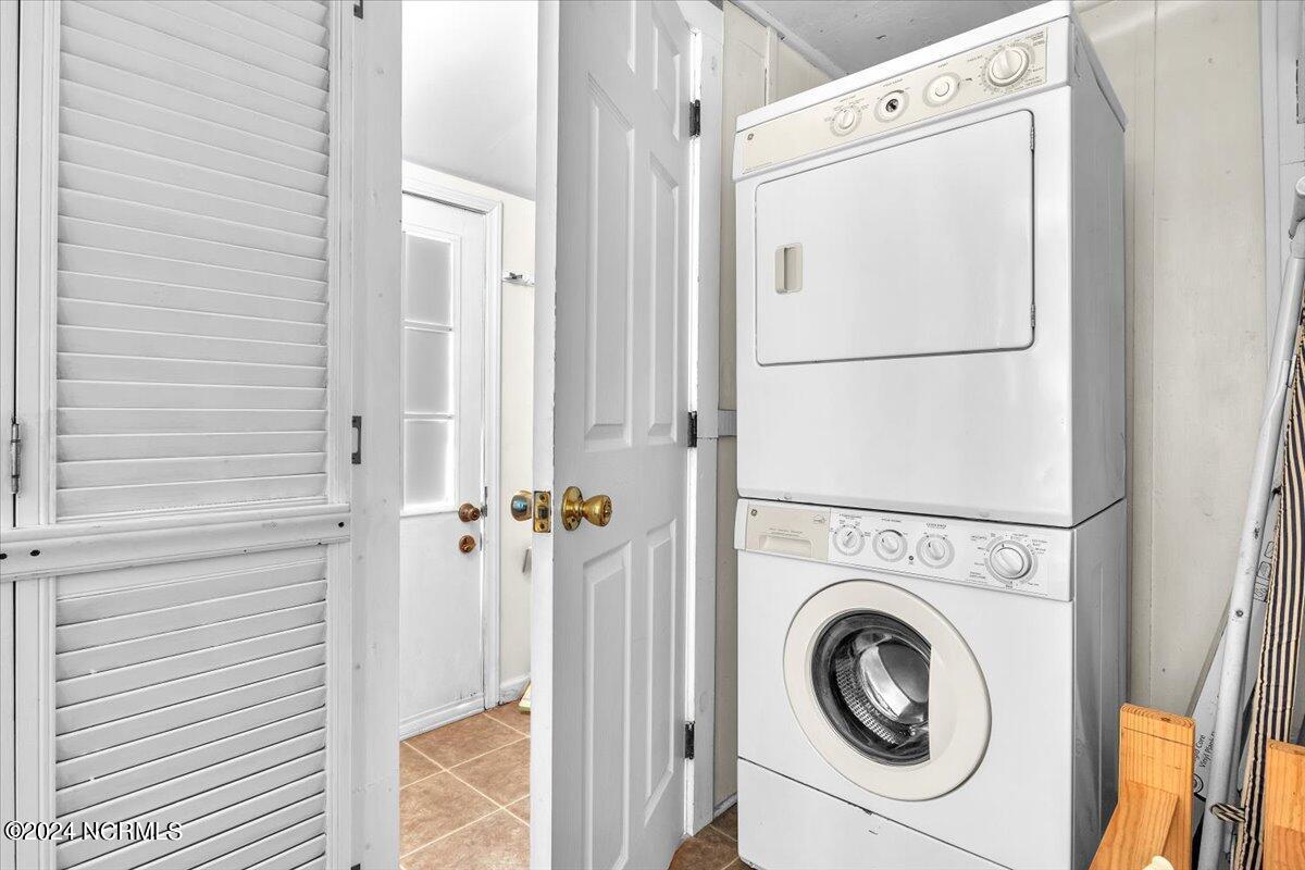 530 Fort Fisher Boulevard S