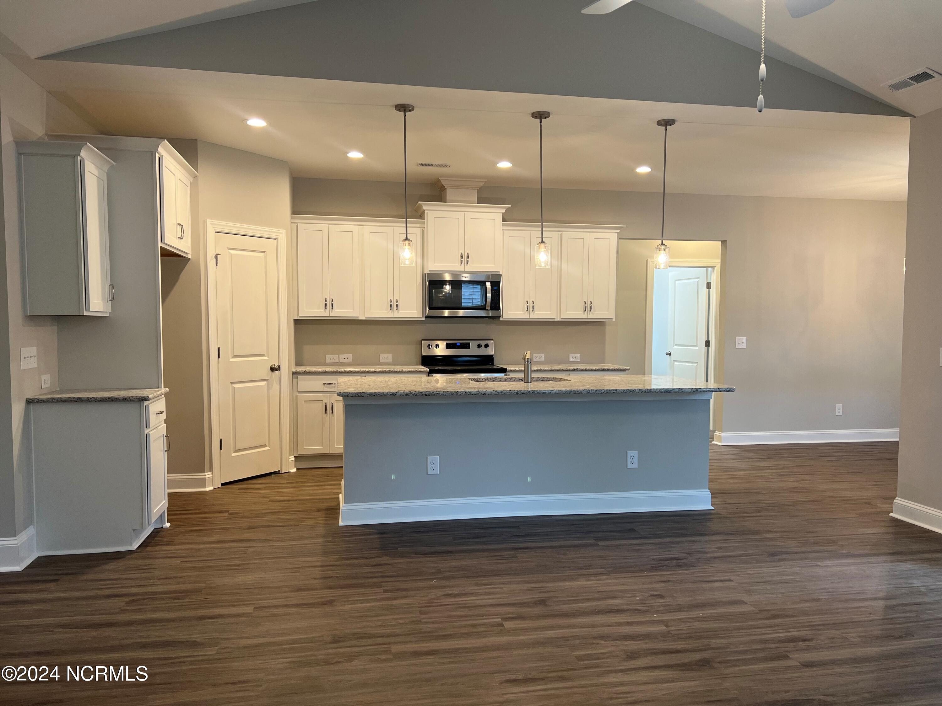 106 W Weatherbee Way