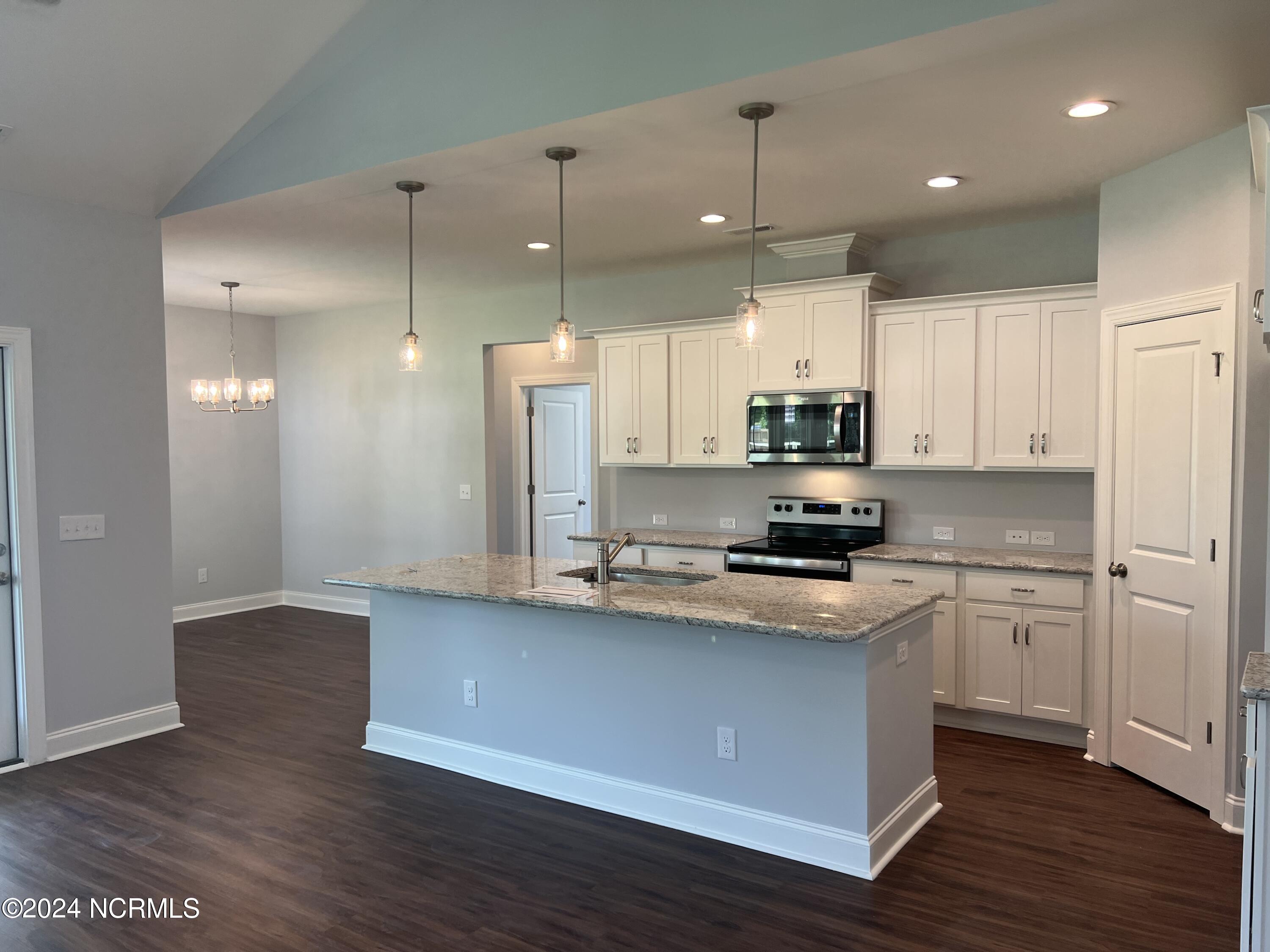 106 W Weatherbee Way