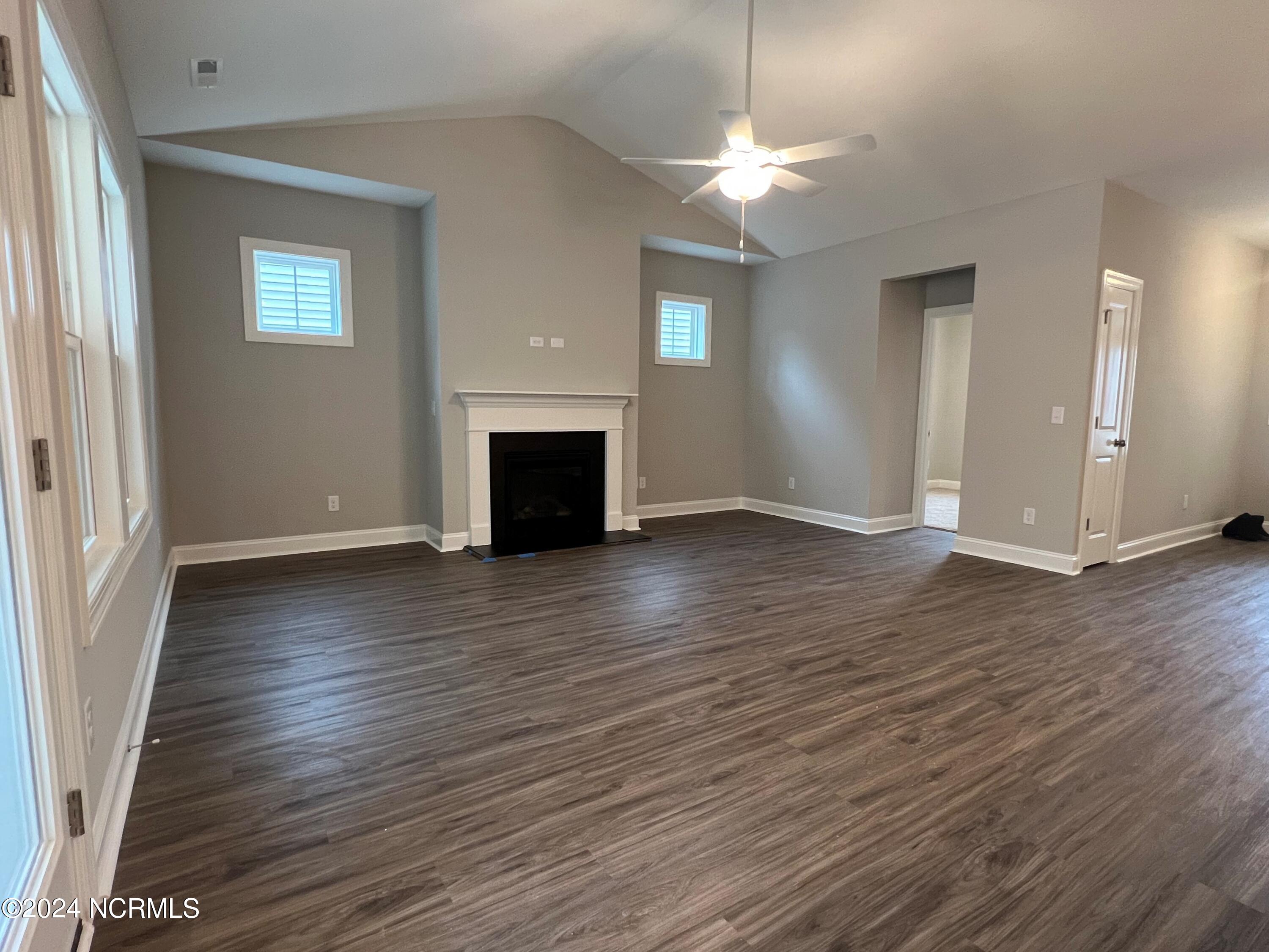 106 W Weatherbee Way