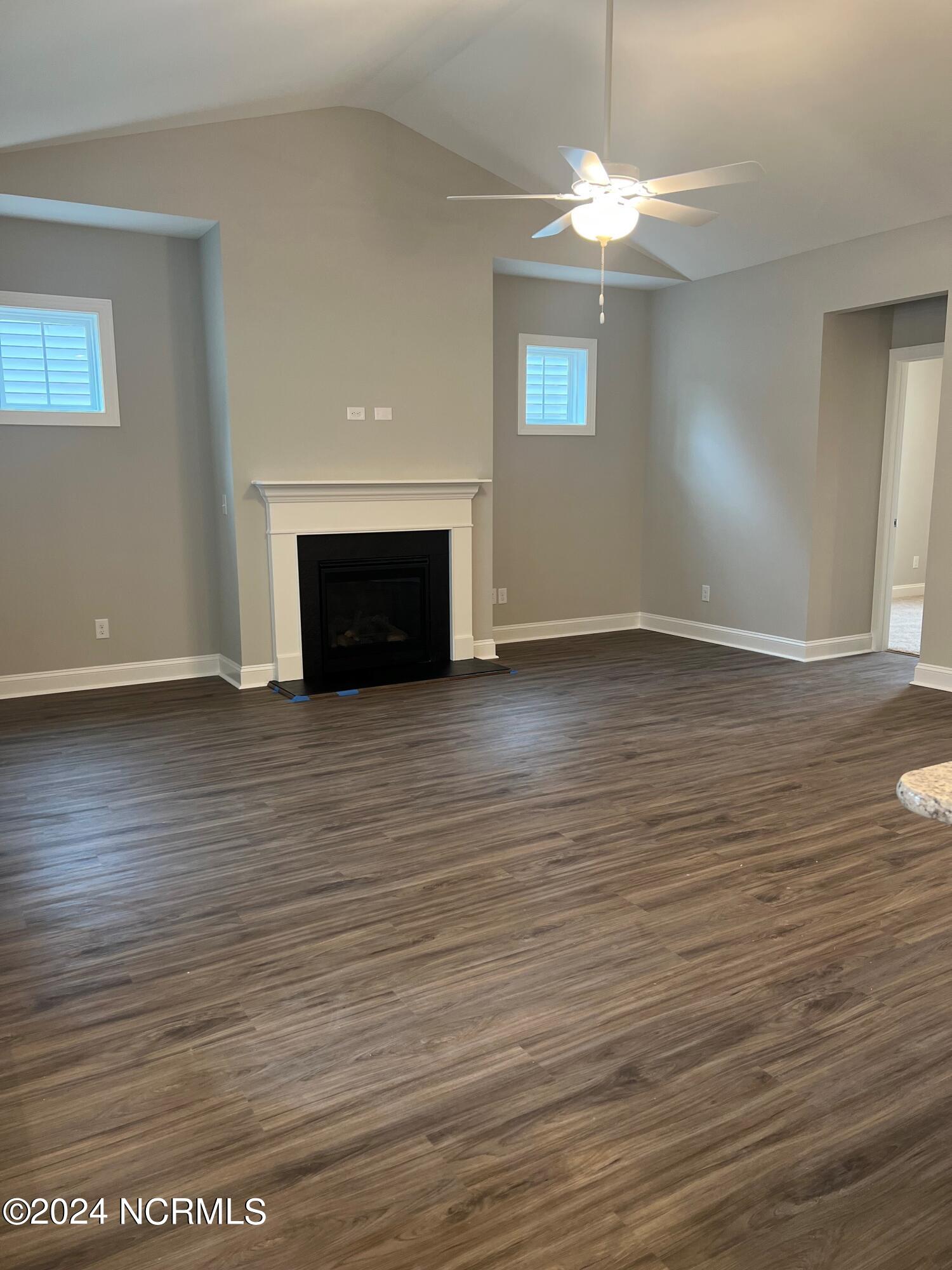 106 W Weatherbee Way