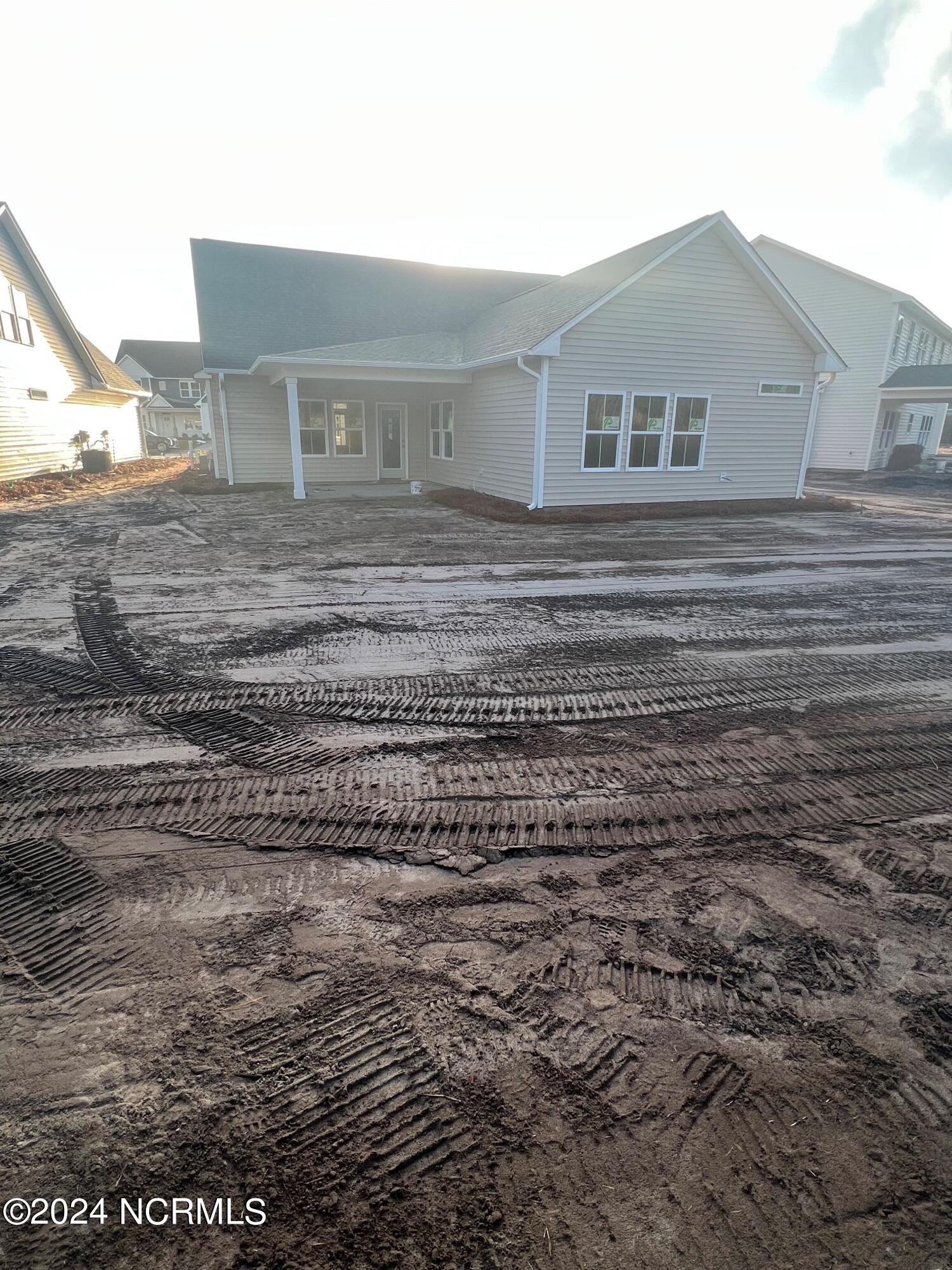 106 W Weatherbee Way