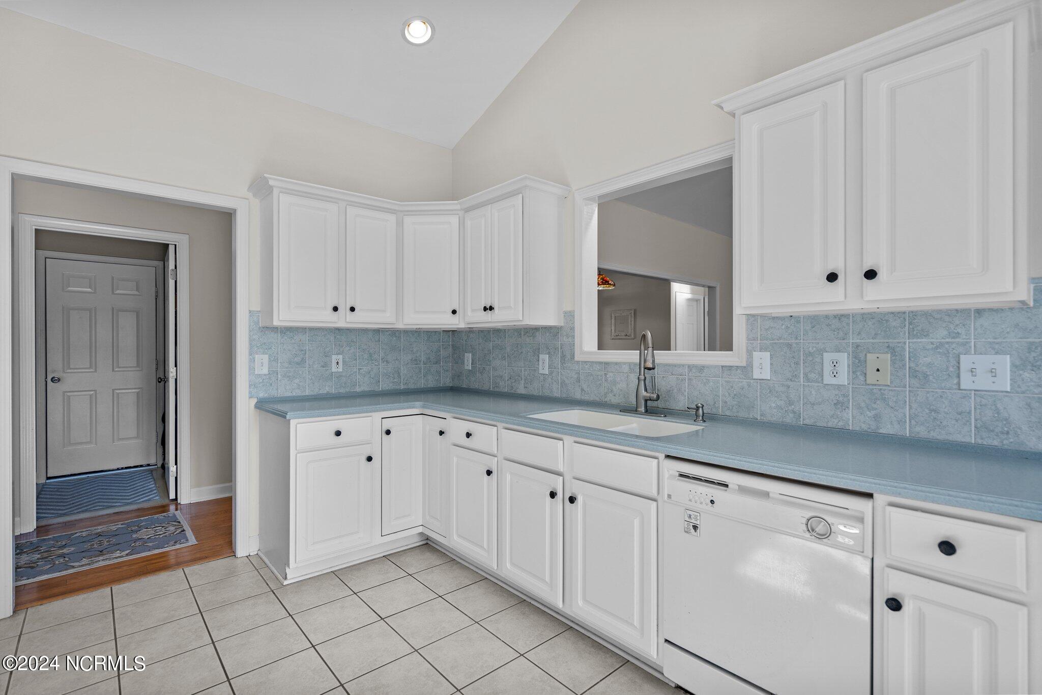 6224 Sentry Oaks Drive