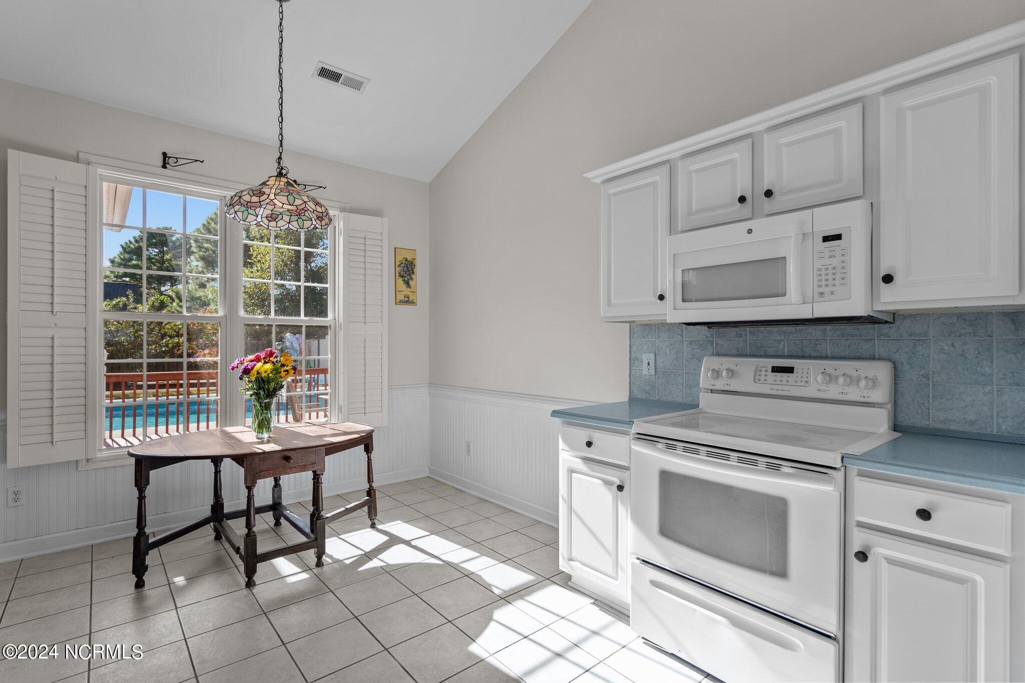 6224 Sentry Oaks Drive