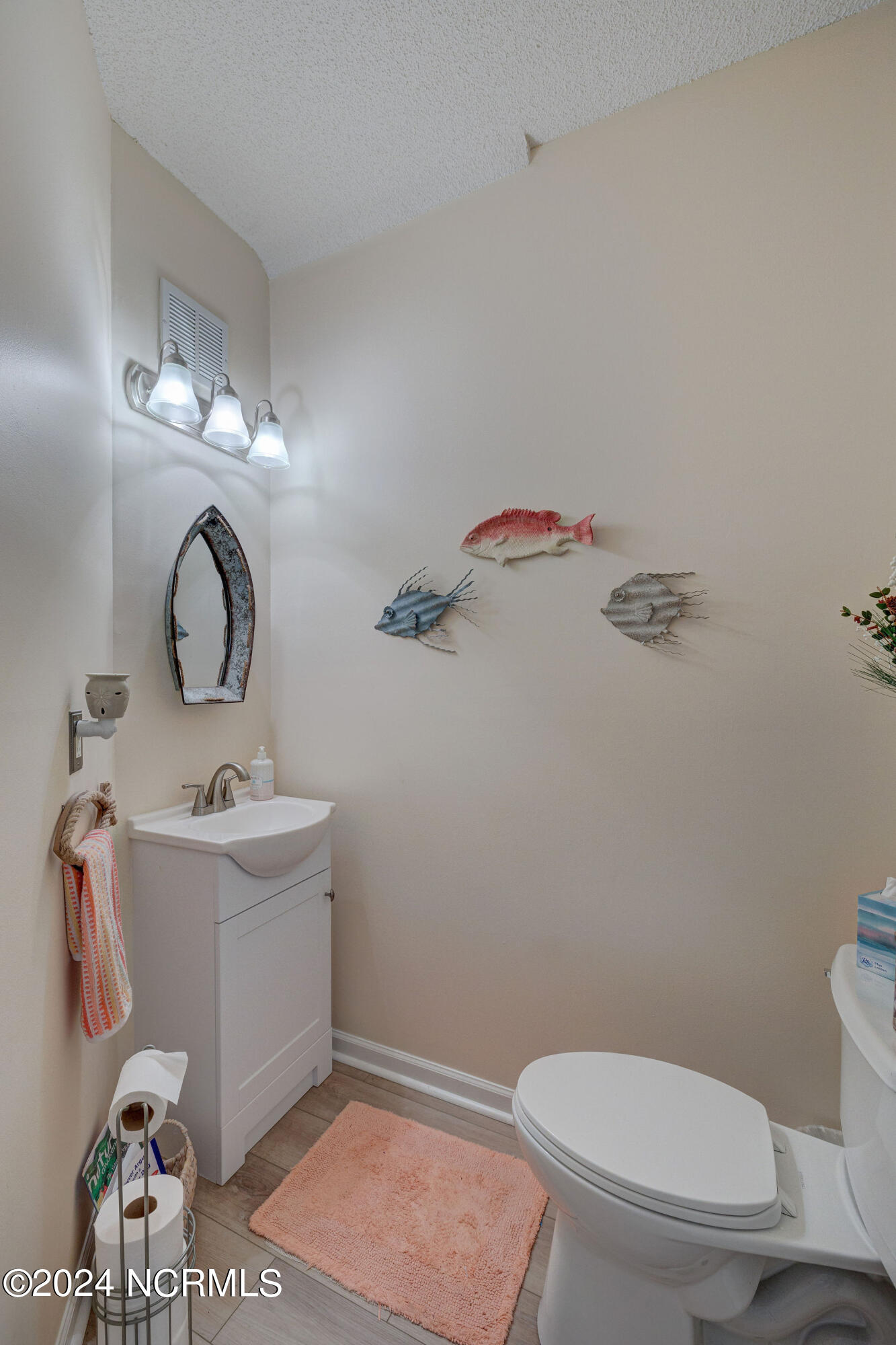 8605 Orchard Loop Road