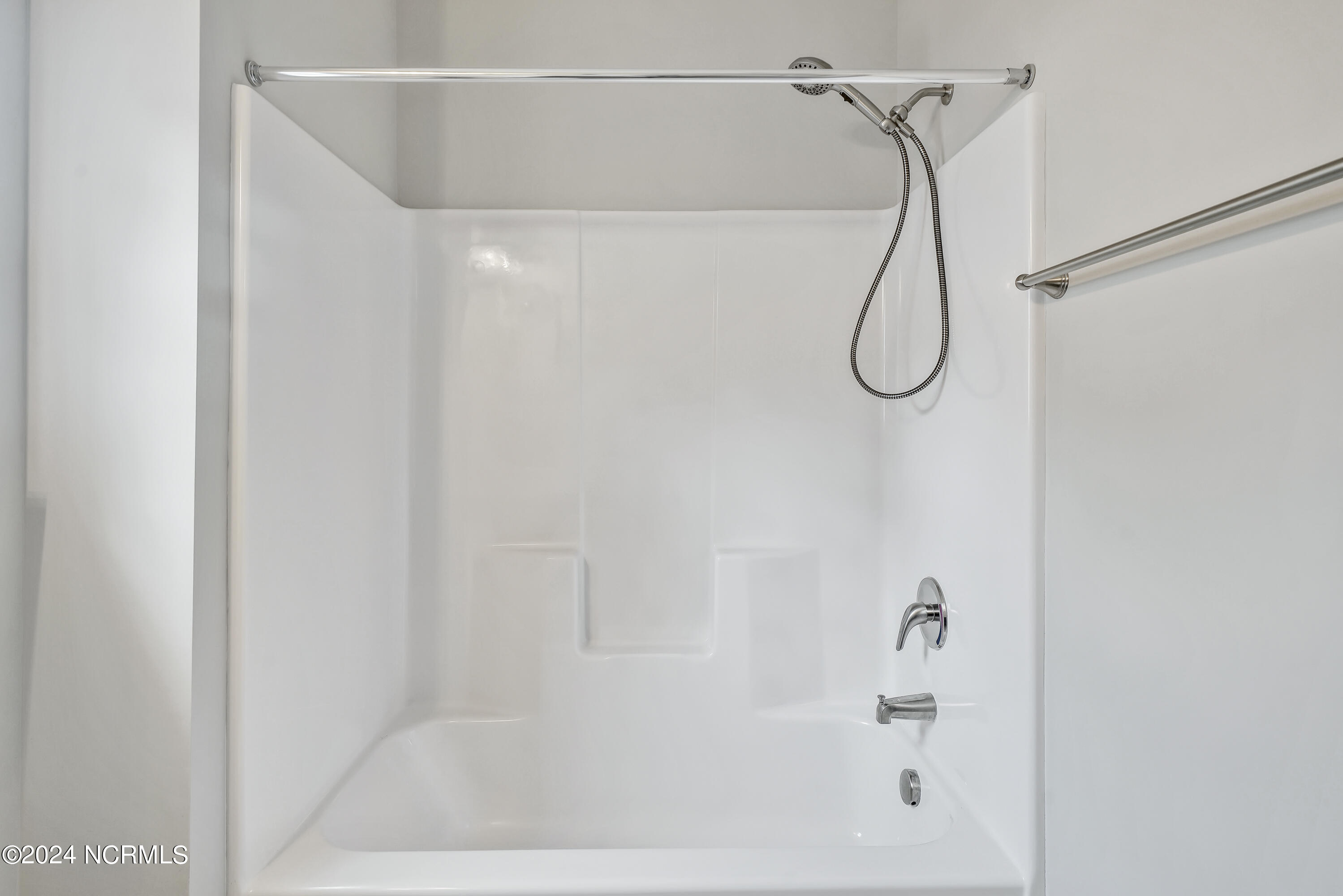 6930 Campbells Ridge Drive SE