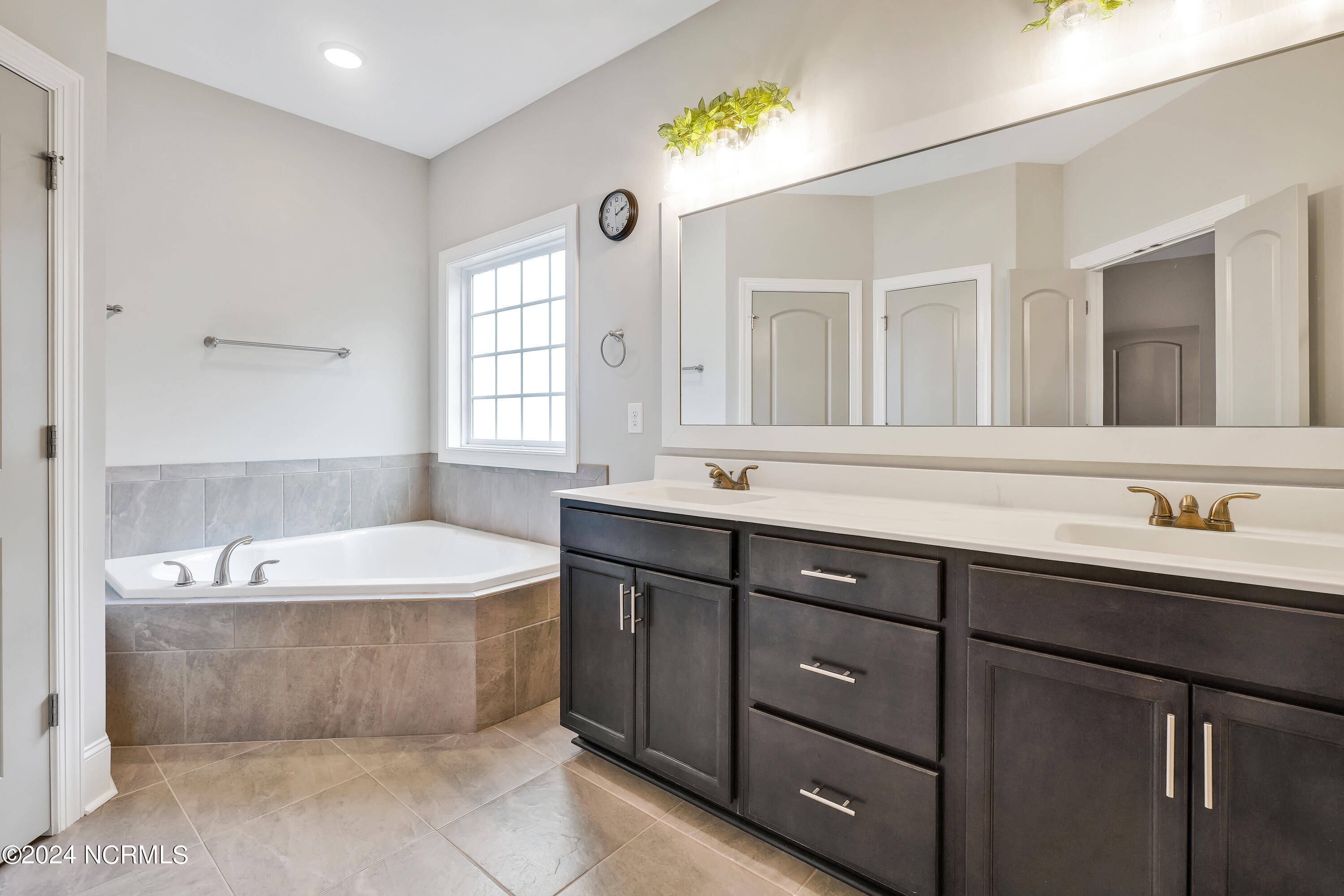 6930 Campbells Ridge Drive SE