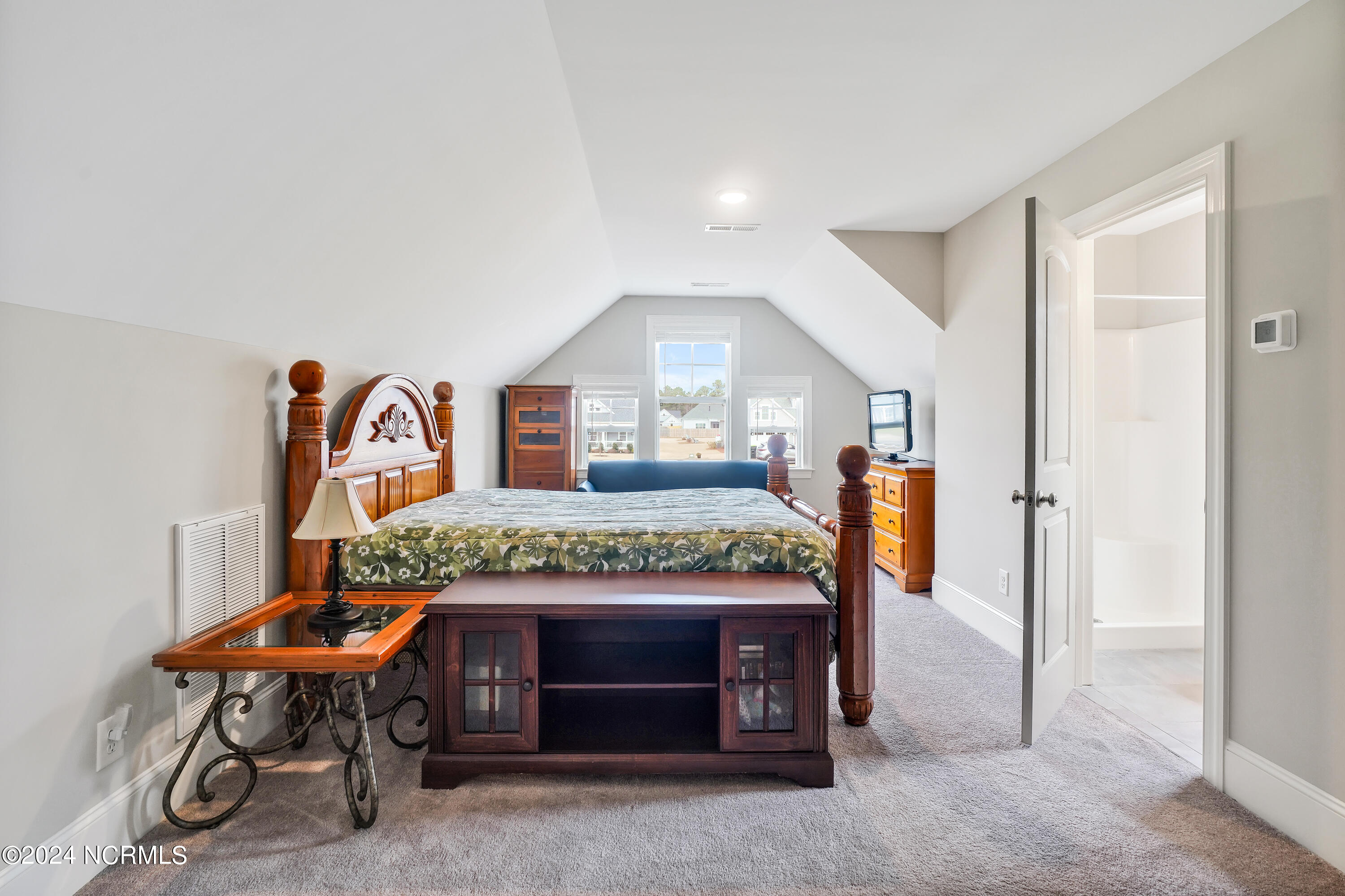 6930 Campbells Ridge Drive SE