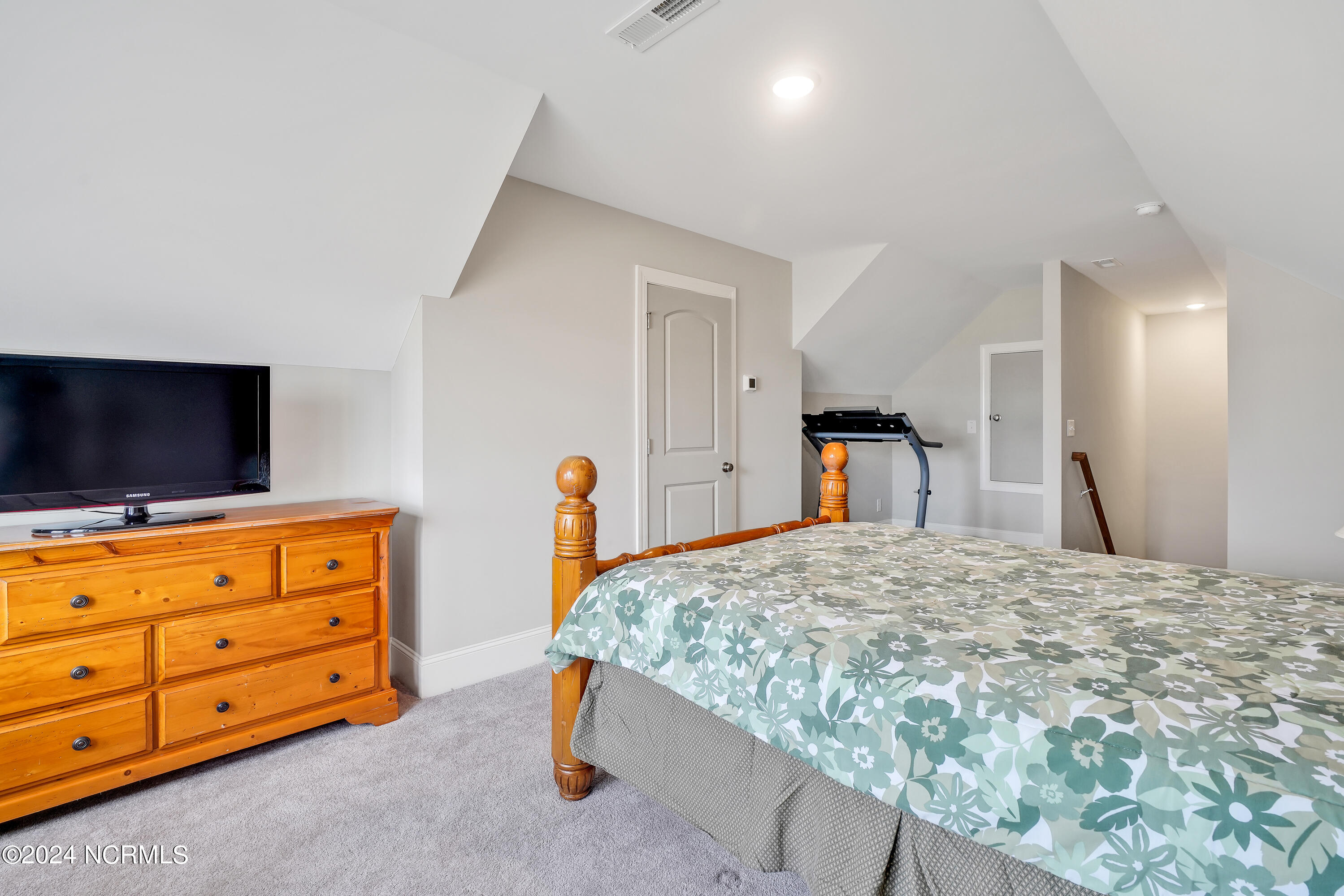 6930 Campbells Ridge Drive SE