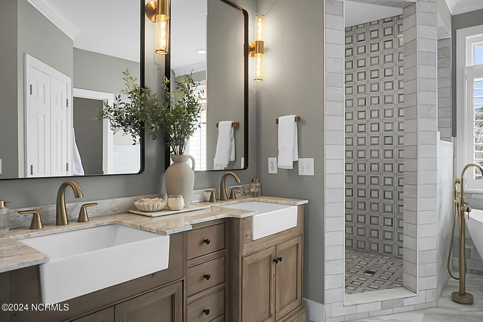 120 Inlet Point Drive