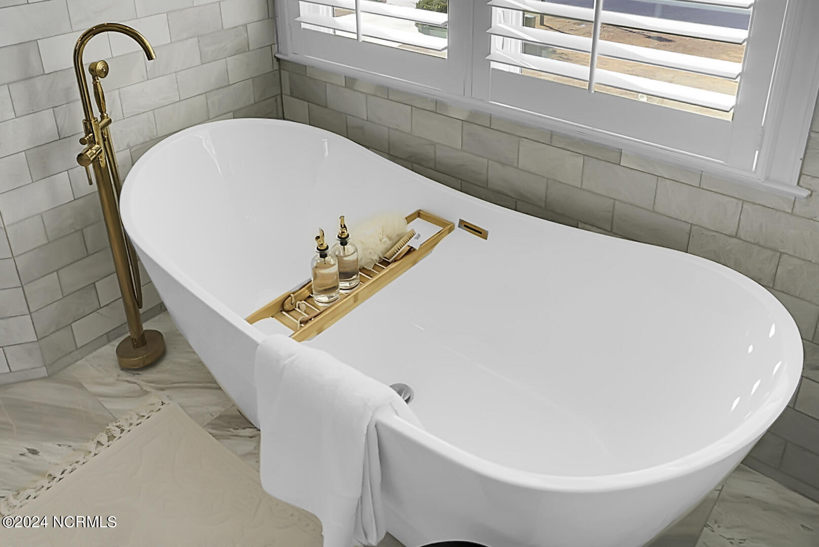 120 Inlet Point Drive