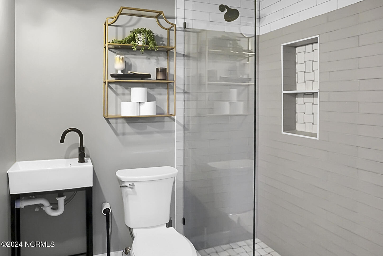 120 Inlet Point Drive