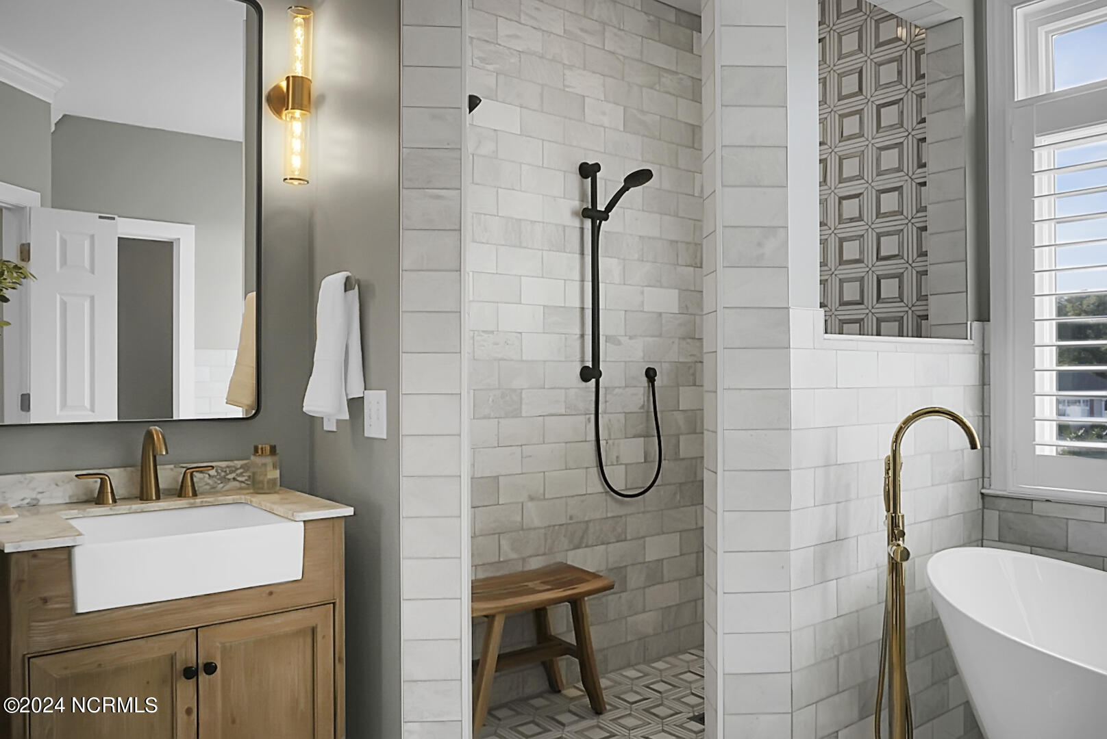 120 Inlet Point Drive