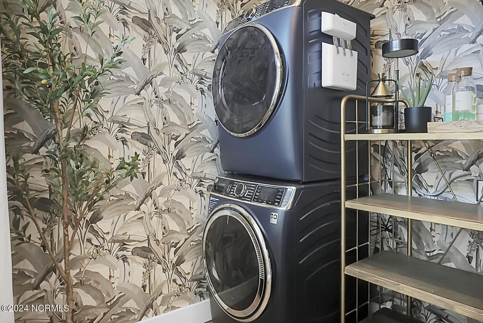 120 Inlet Point Drive