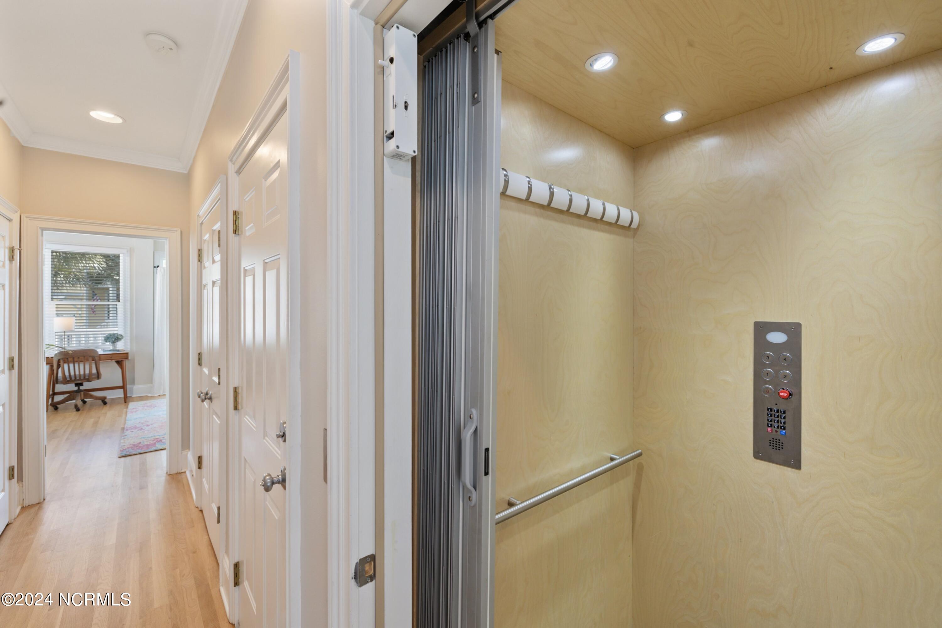 1528 Island Marina Drive